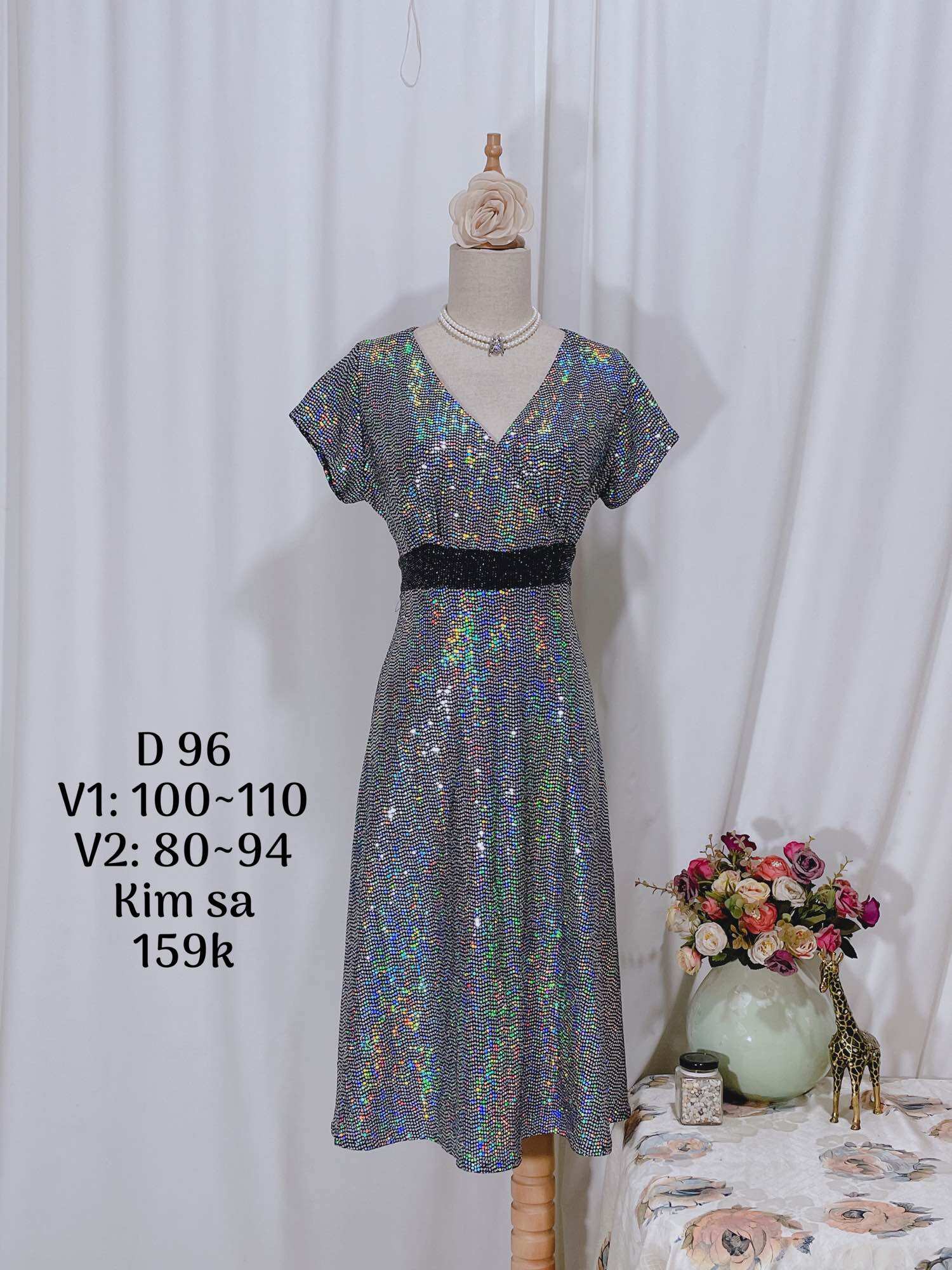 Váy đầm trung niên kiểu dáng sang trọng