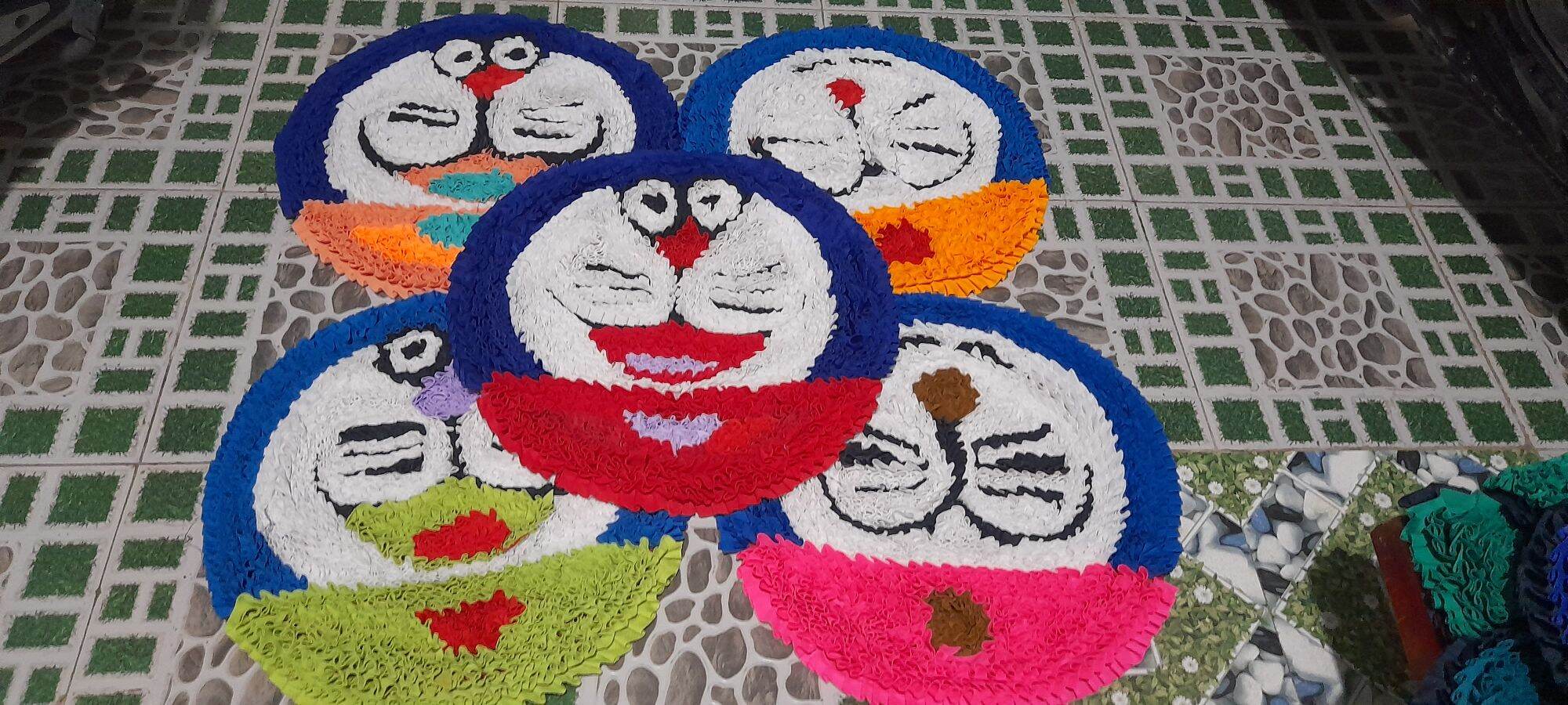 thảm  doremon vui vẻ. kích thước 55cm
