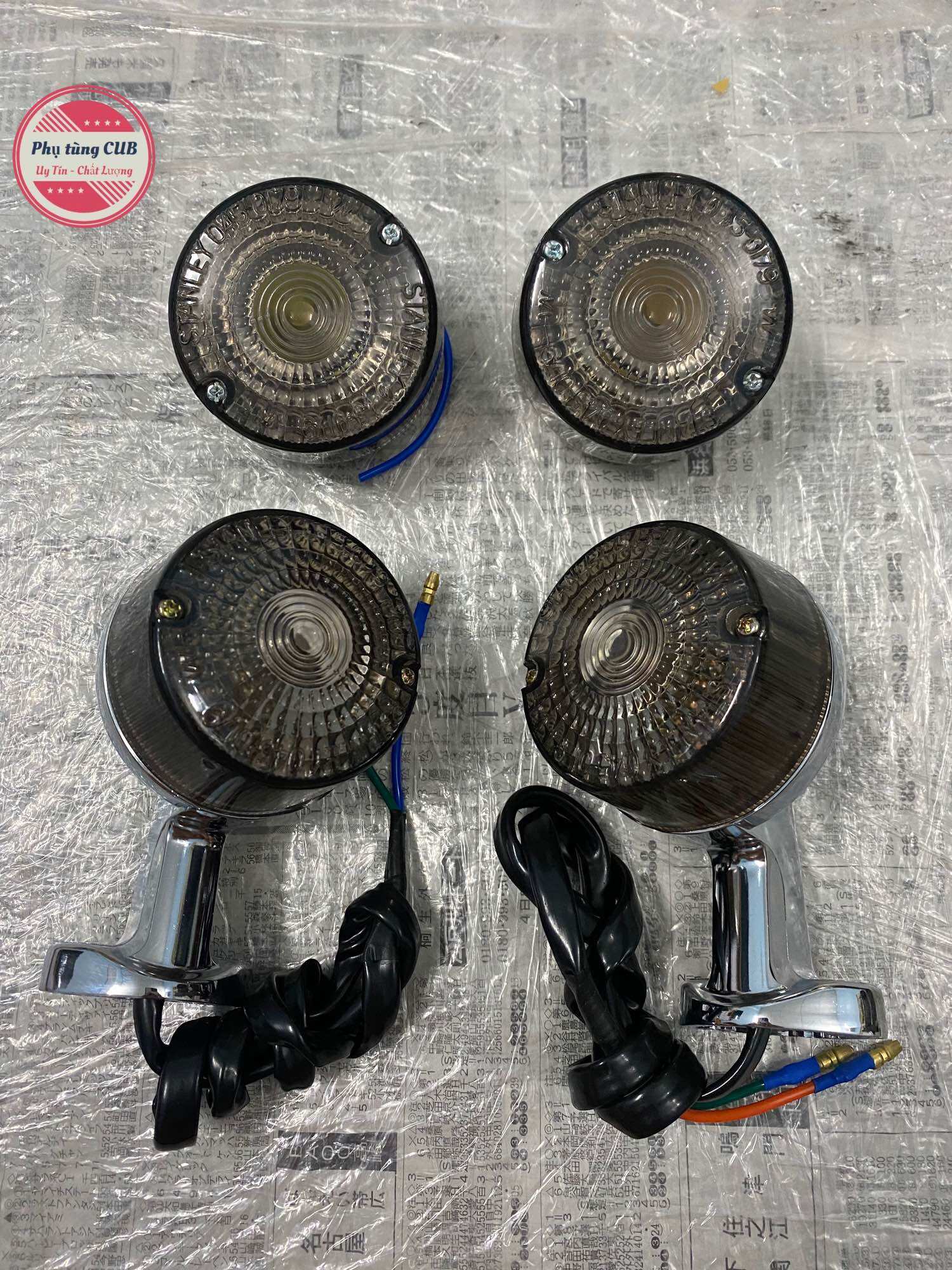 Bộ xi nhan xe cub 81-86 chụp màu khói