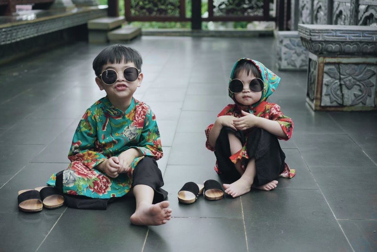 Áo dài chăn chăn công hoạ tiết cho bé hàng loại từ 9-30kg