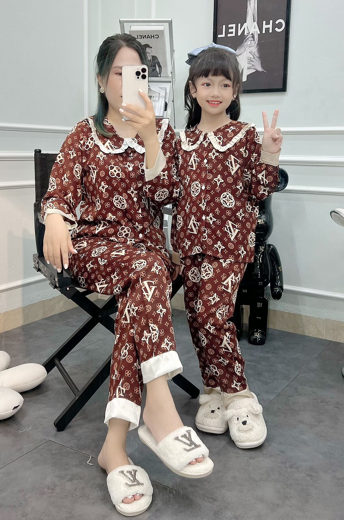 Bộ ngủ Pijama cho mẹ và bé gái chất lụa mango Size từ 17-60kg