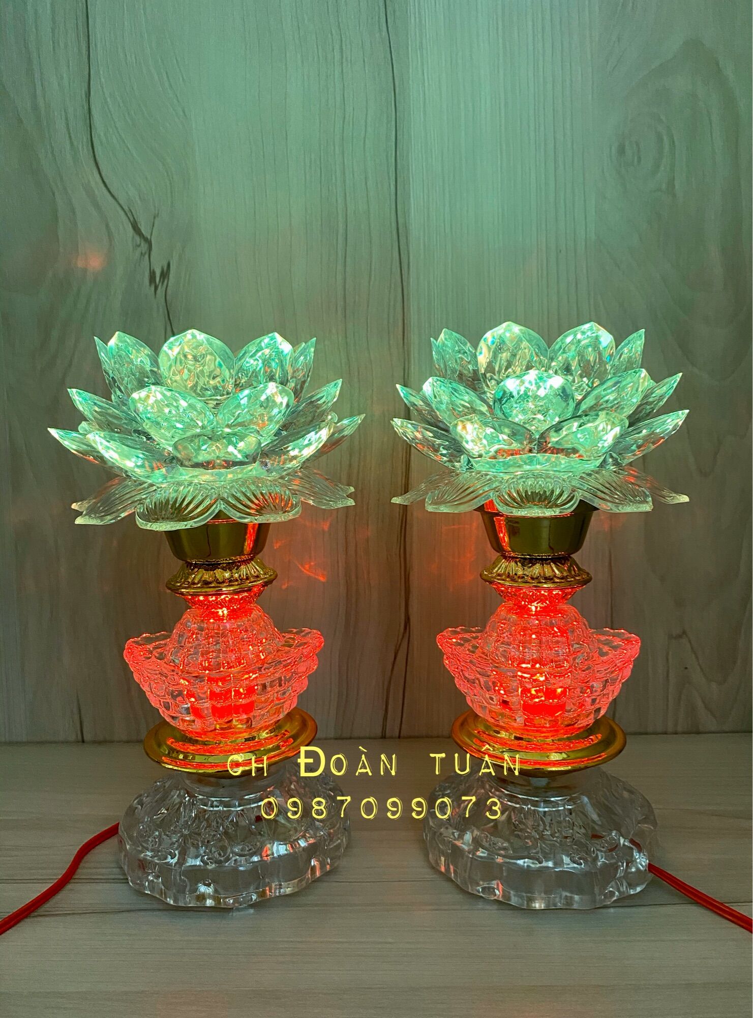 Cặp đèn thờ hoa sen thân thỏi vàng đổi màu cao 24cm-giá bán/1 cặp