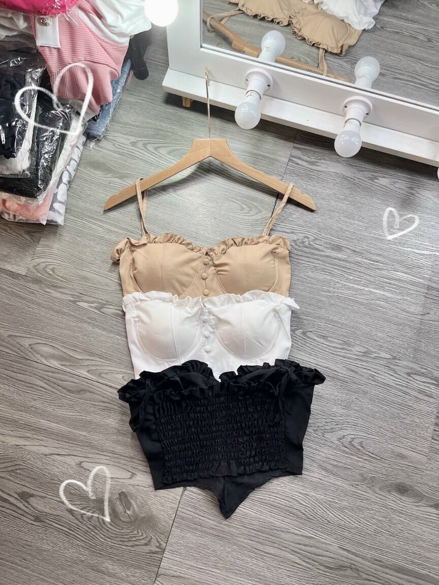 Áo hai dây có mút ngực dáng croptop nút bọc