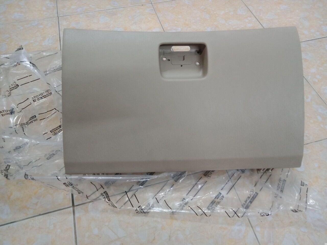Hộc cốp phụ toyota innova 2006-2015