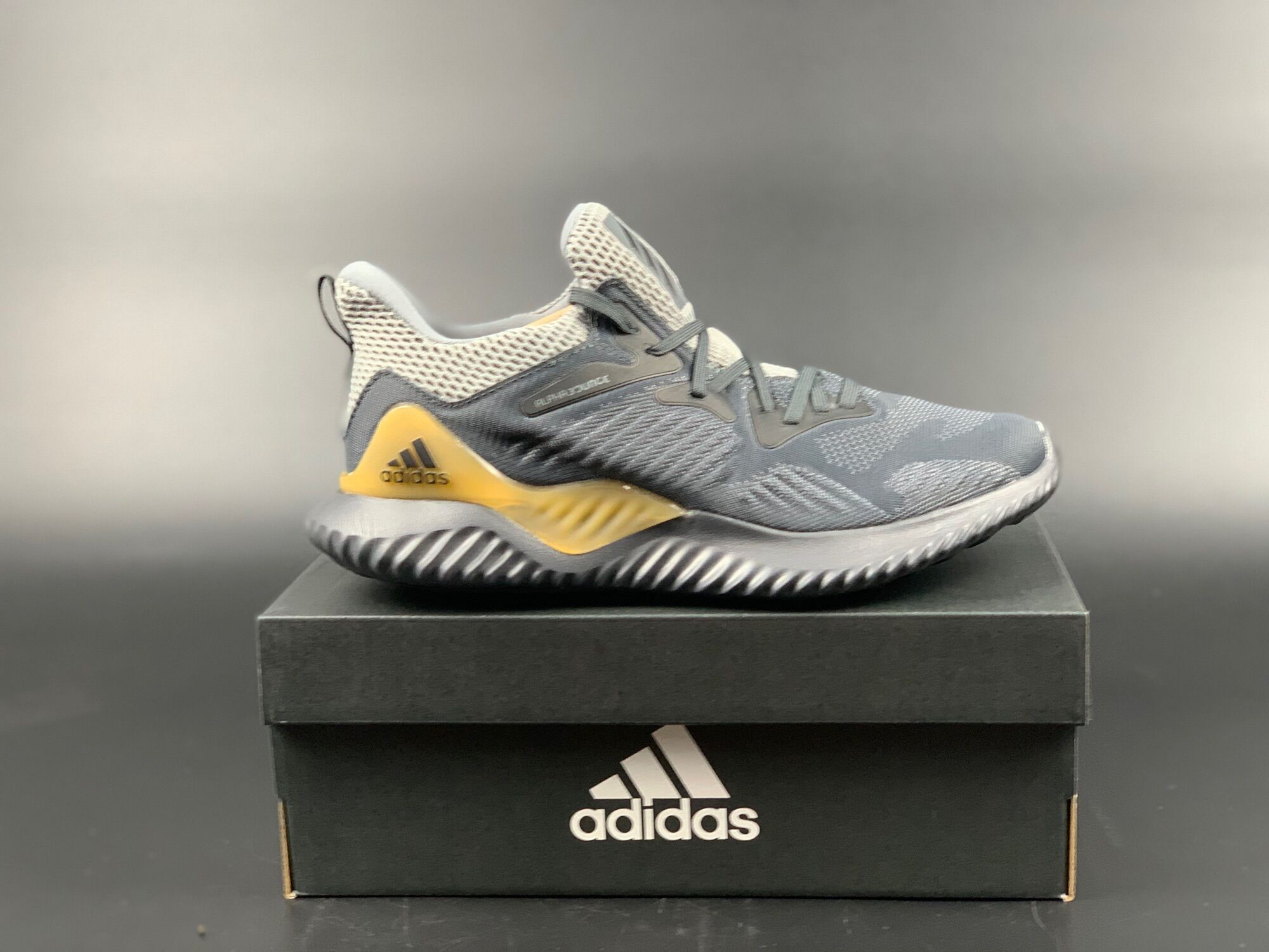 Giày thể thao/ Sneaker Alphabounce đen vàng (Full box)