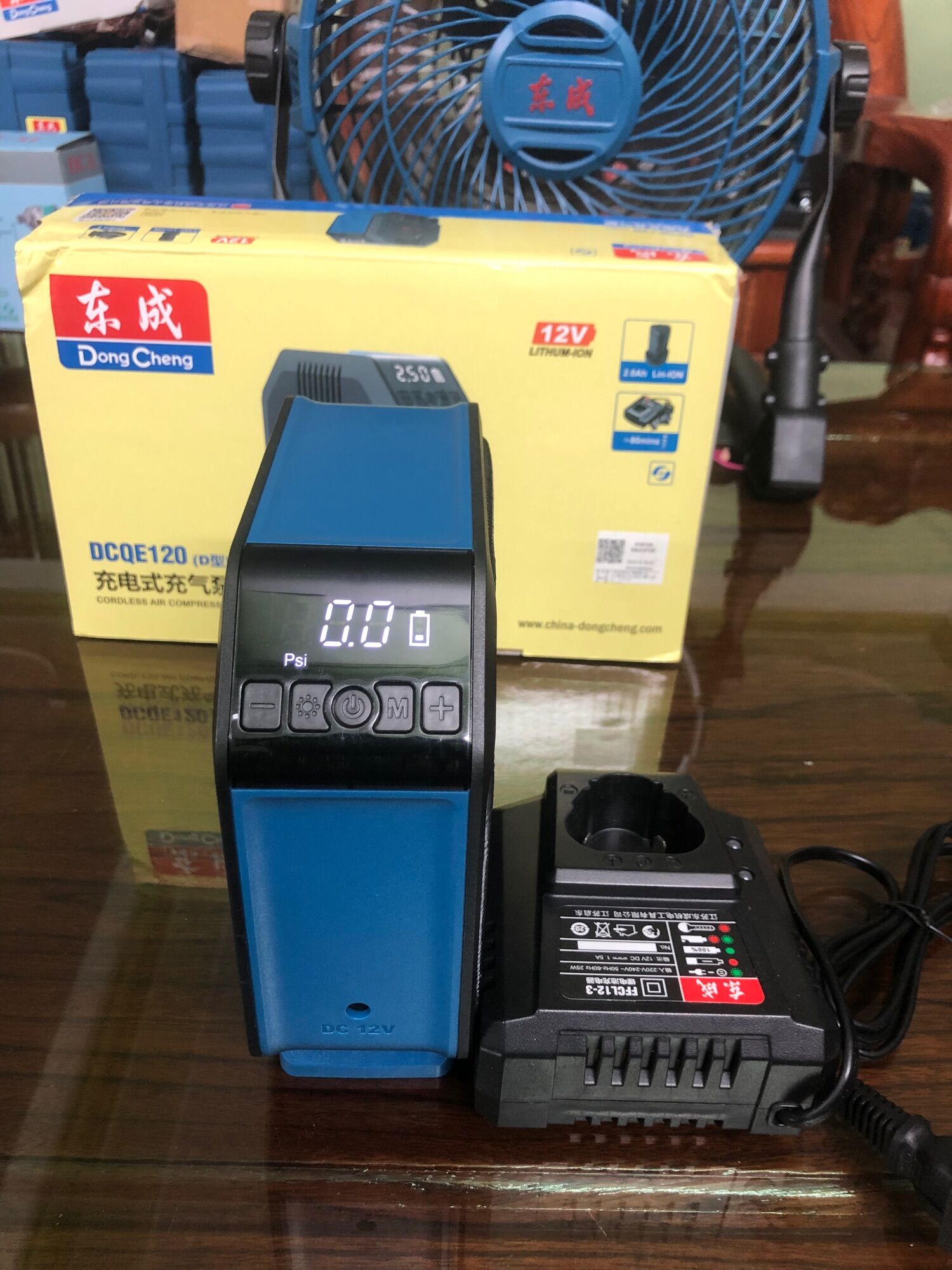Bơm hơi pin dongcheng 12v DCQE120 chính hãng