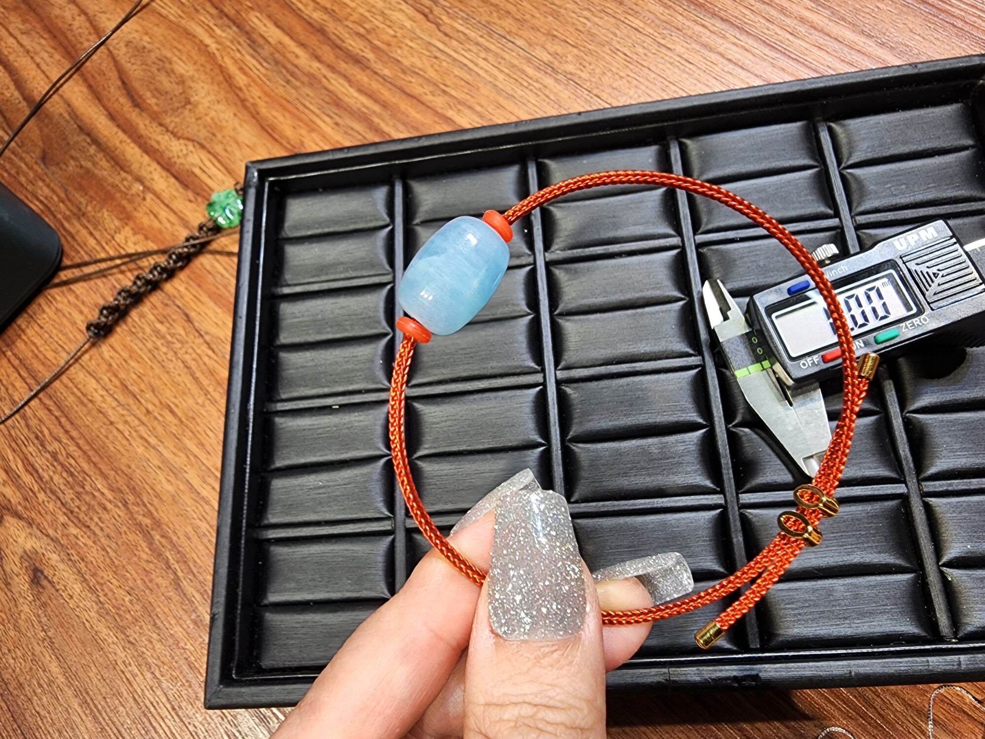 Vòng tay lu thống phong thủy Aquamarine thiên nhiên - Sophia Pearl