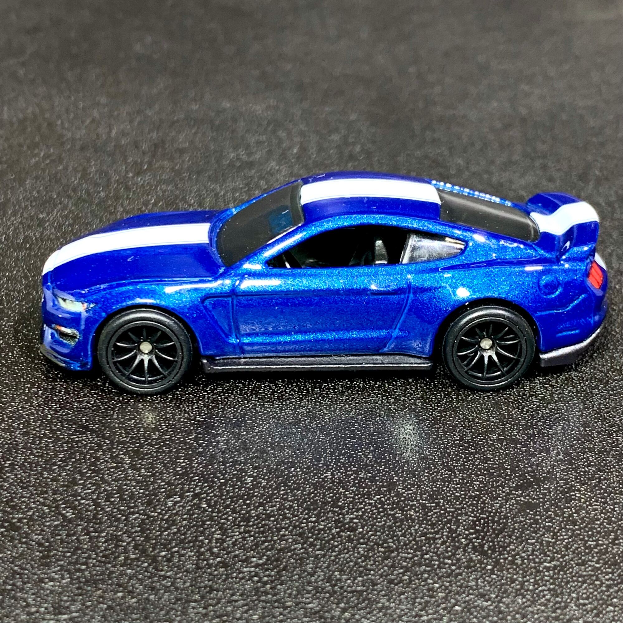 Xe mô hình Hot Wheels Premium Fast and Furious không hộp CUSTOM MUSTANG Ford Shelby GT350R - Blue - tỉ lệ 1:64. 