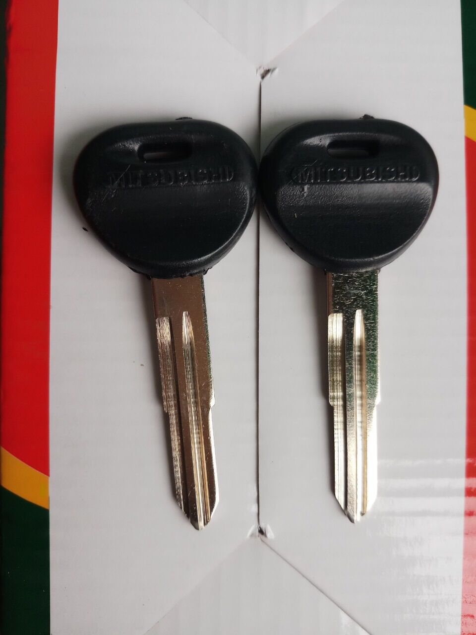 Phôi chìa khoá xe MITSUBISHI rảnh phải ( combo 2 chìa )