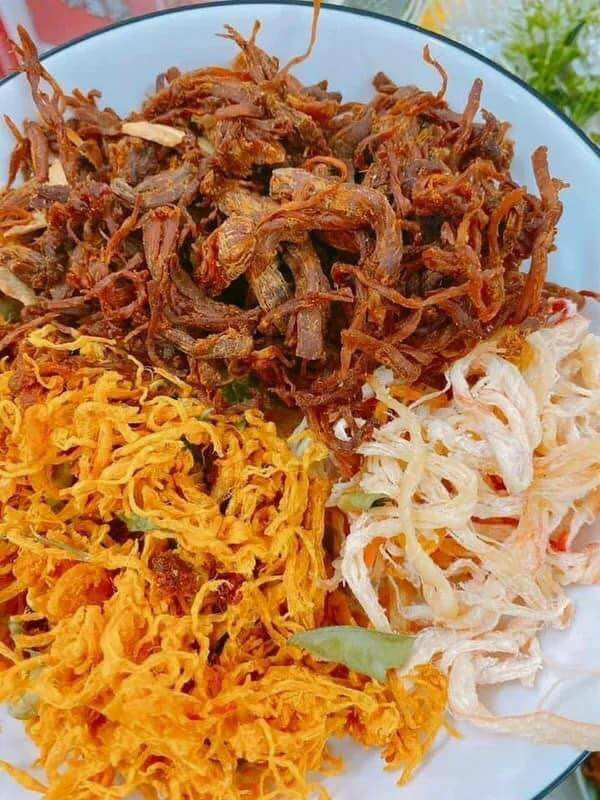 KHÔ MIX 3 VỊ ( GÀ - MỰC - HEO ) HŨ PET 300G