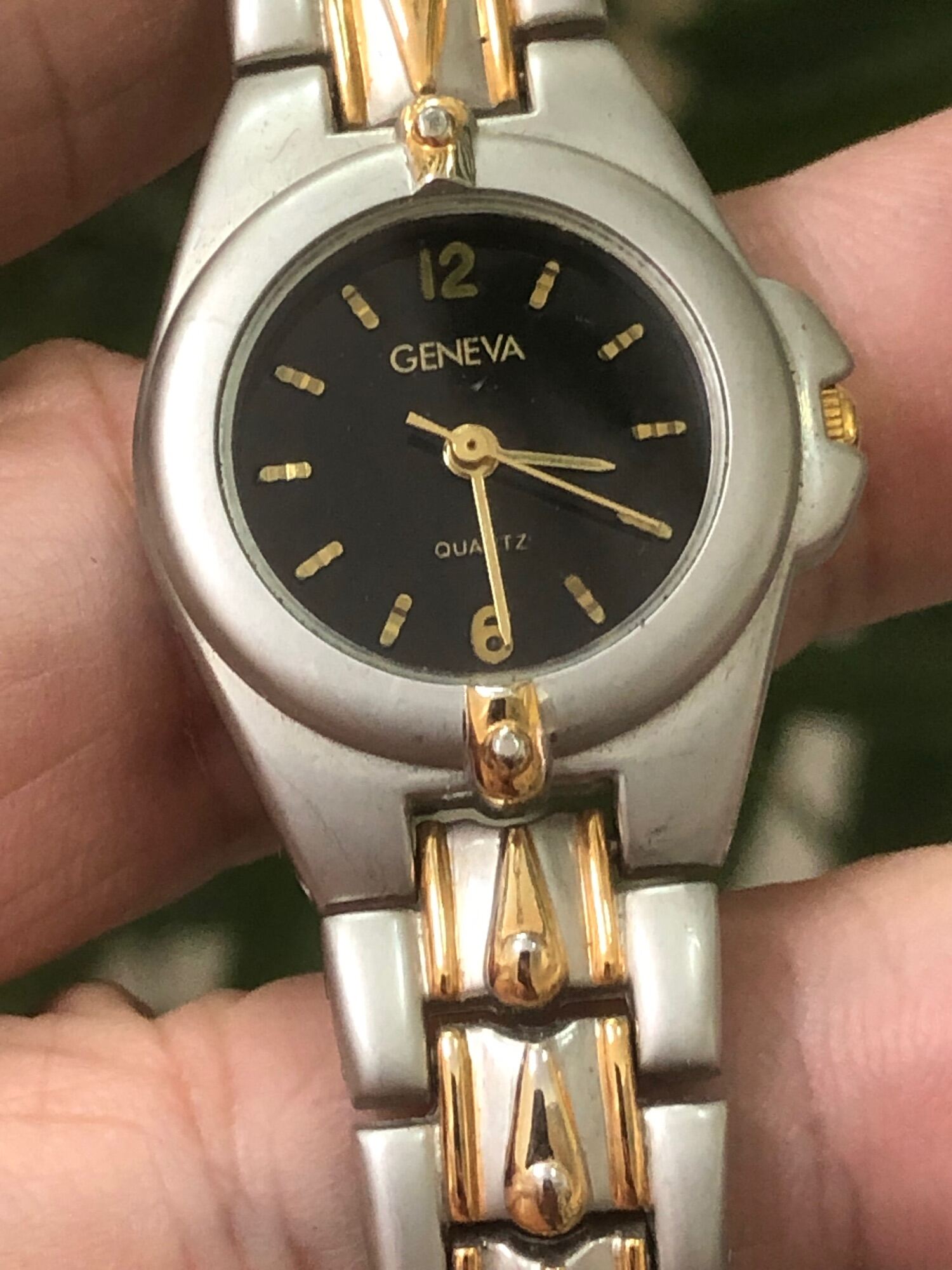 Đồng hồ nữ geneva nhỏ 24mm