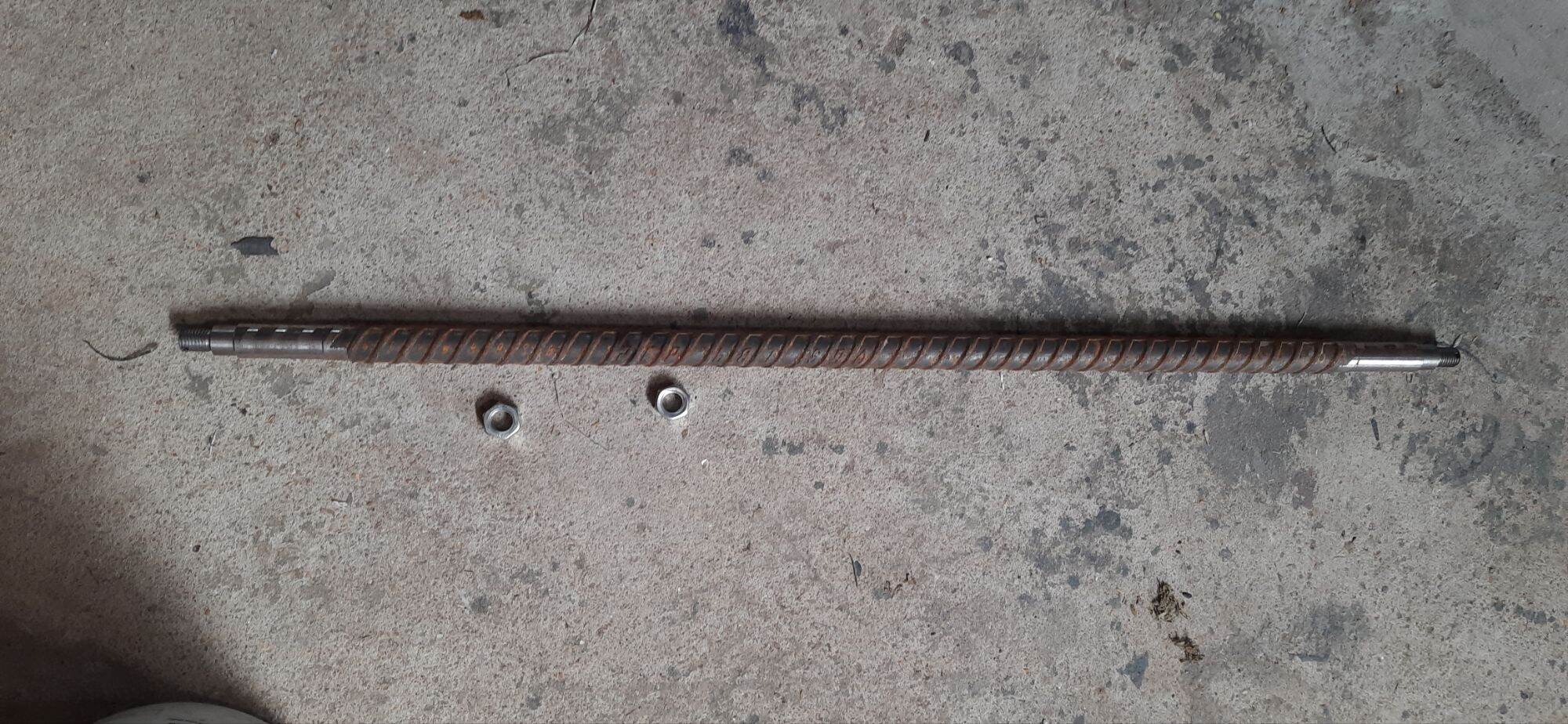 The Axle of the 32-Wheel Vehicle Is 70 to 140cm Long, Using 6206 Bearings, the Bearing Length Is 8cm.