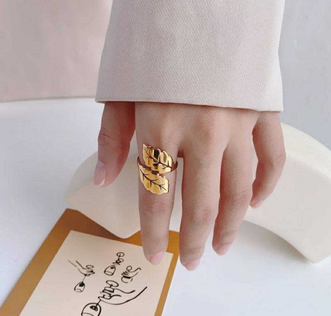 NHẪN TITAN CHIẾC LÁ - HOA SÀNH ĐIỆU - TITAN CHUẨN LOẠI SIÊU BỀN MÀU