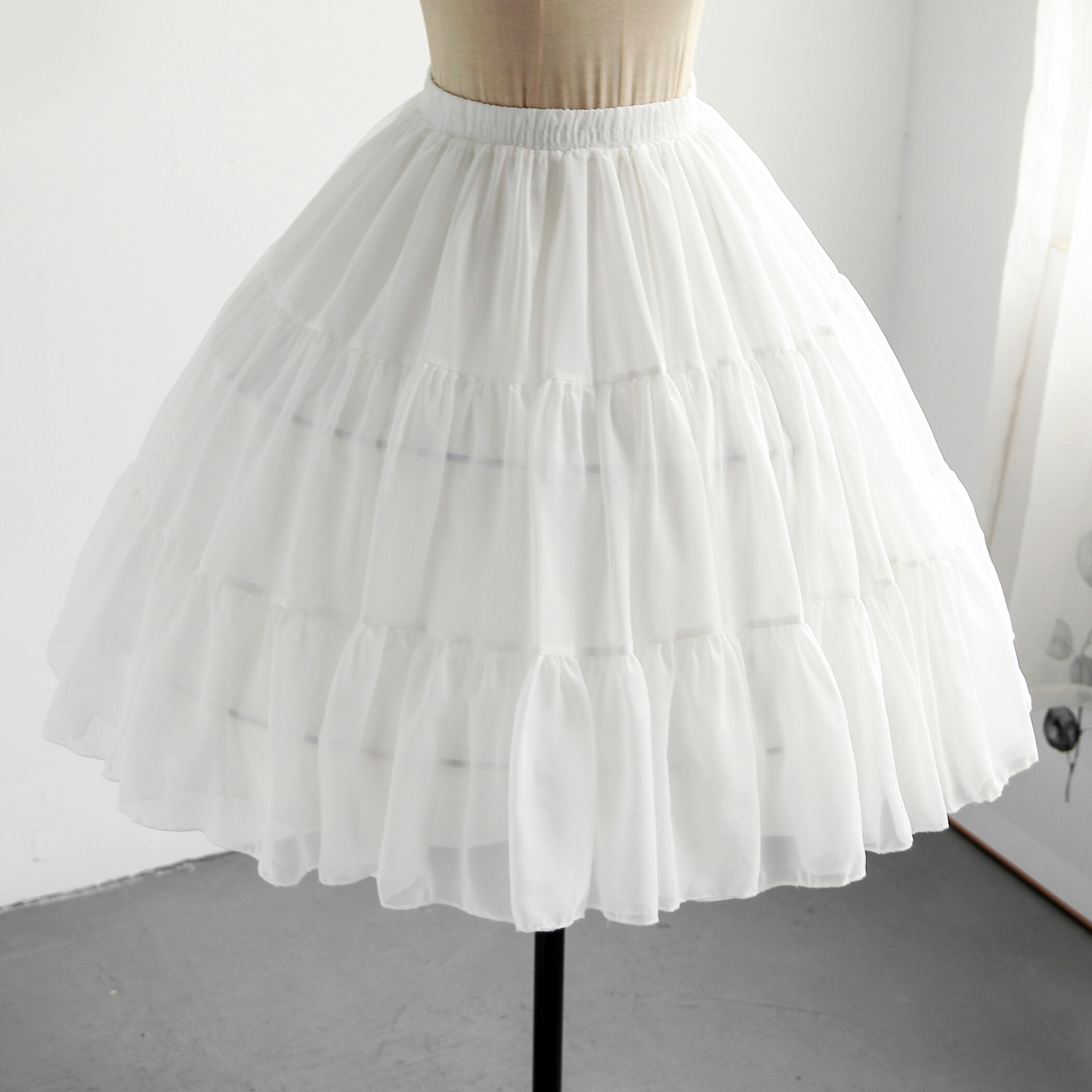 Chân váy tùng phồng lolita tùng phồng xương cá bạo lực lolita chân váy tùng phồng lồng chim thường ngày cosplay có thể điều chỉnh carmen
