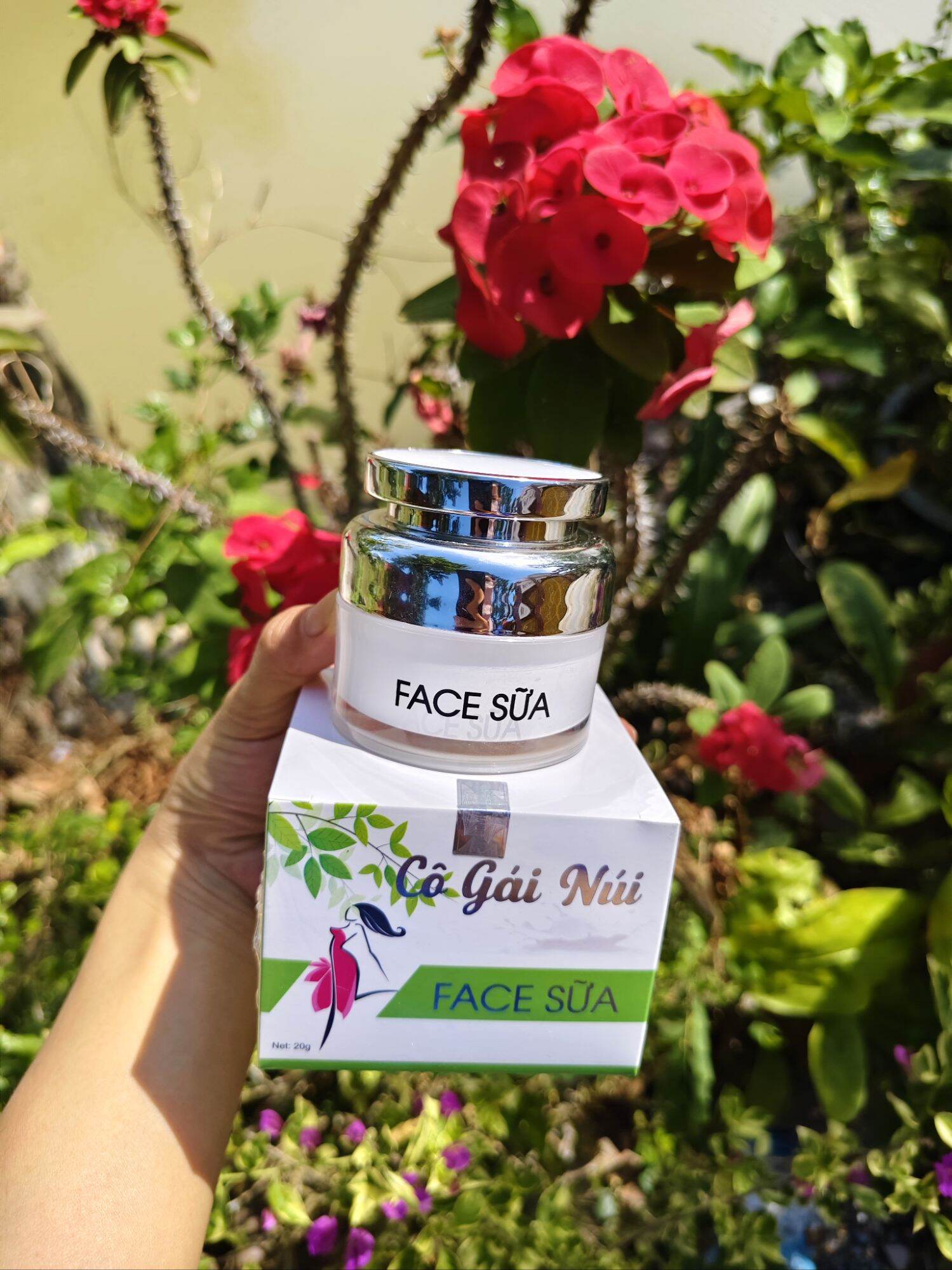 Kem FACE SỮA Cô gái núi