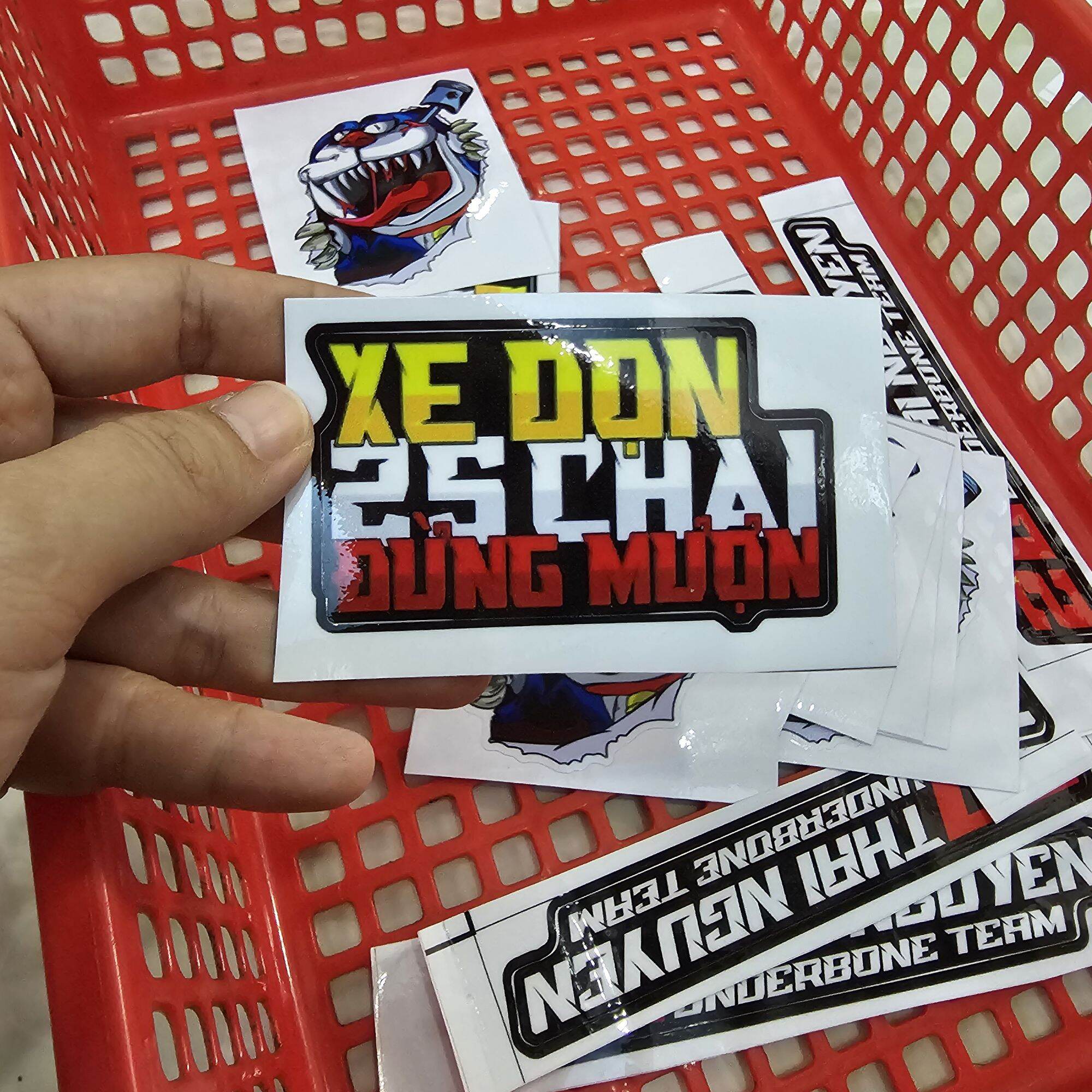 sticker dán trang trí xe máy 5x7.5cm