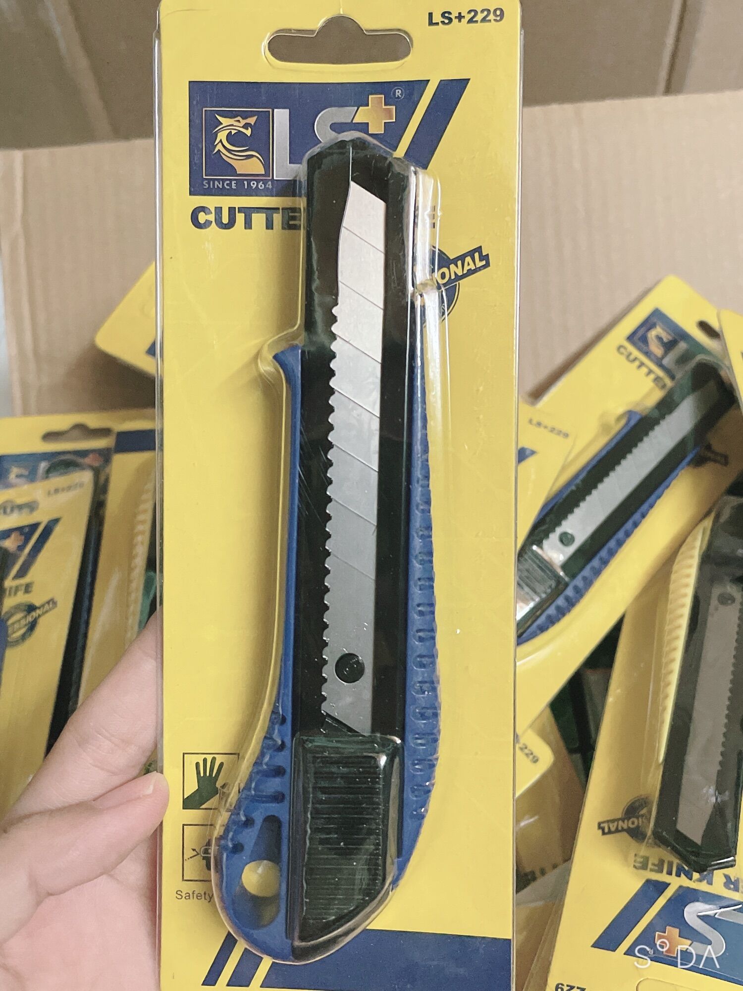 Dao rọc giấy LS+229 bảng lớn