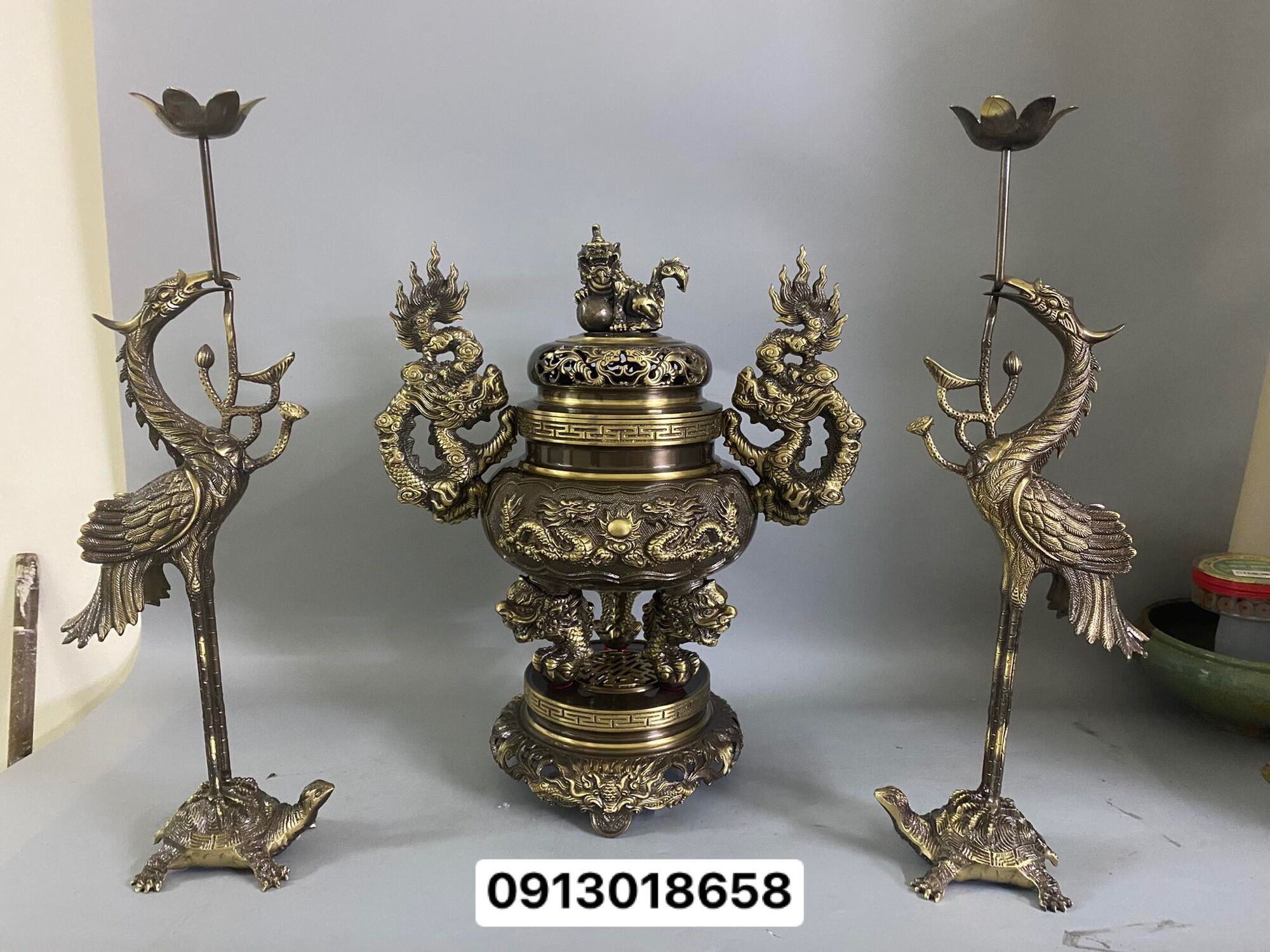 Bộ đỉnh thờ Lư hương bằng đồng nguyên chất cao 50cm hun màu giả cổ. Đỉnh hạc bằng đồng. Bộ đồ thờ bằng đồng
