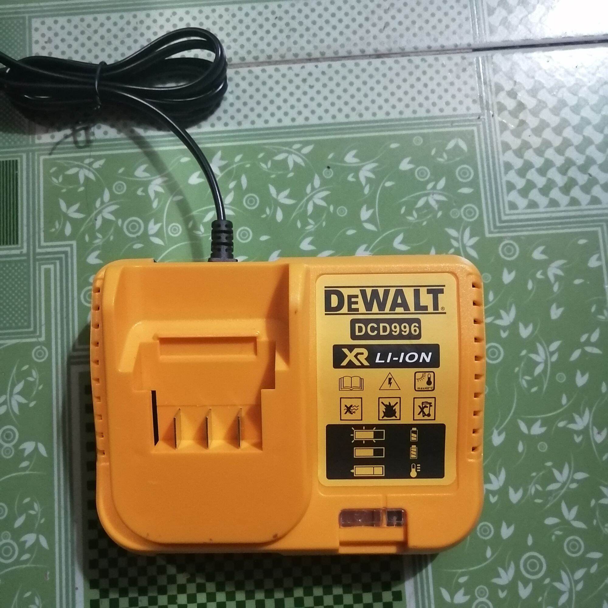 ĐẾ SẠC PIN DEWALT 20V.