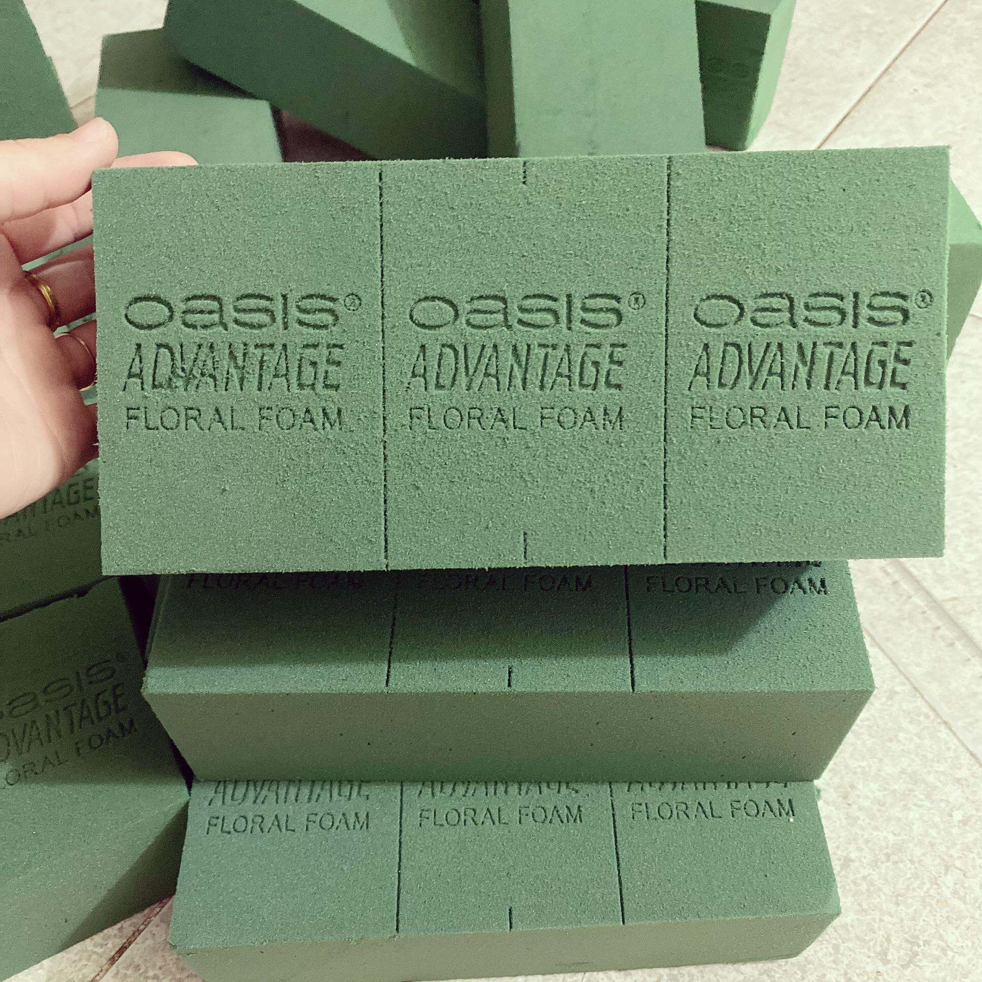 Xốp xanh cắm hoa, xốp cắm hoa tươi Oasis advantage - hoàng loại 1