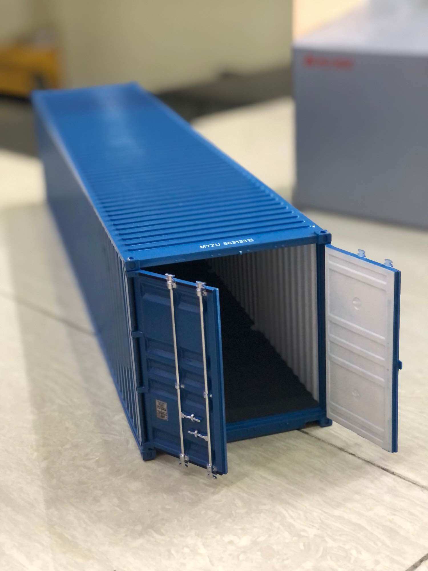 Mô hình thùng container 40 feet tỷ lệ 124 - MixASale