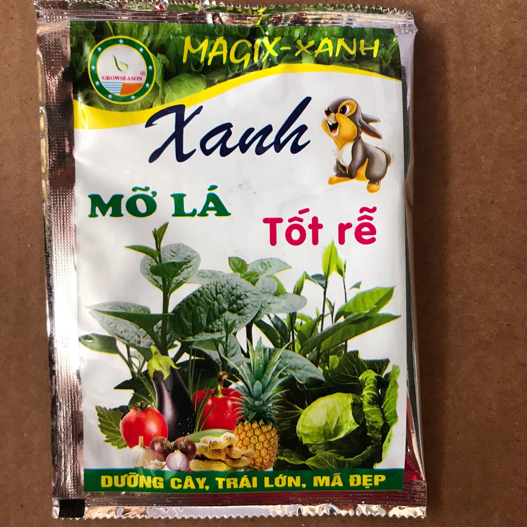 Phân bón lá Magix- xanh, dùng cho các loại rau ăn lá