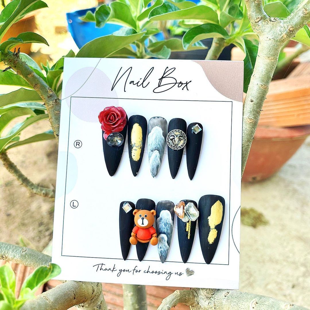 Nailbox charm hình thú móng nhọn