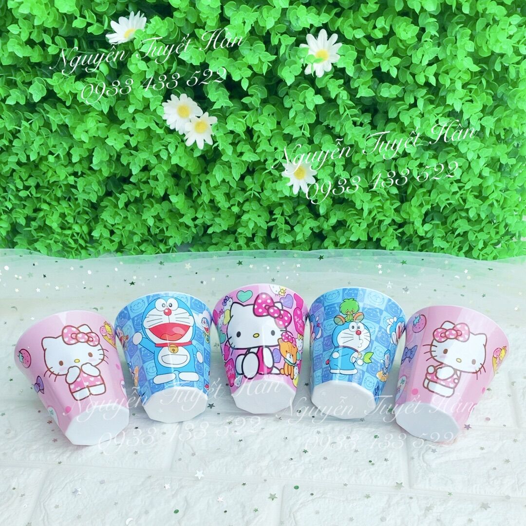 Ly cốc uống nước dung tích 300ml Hello Kitty - Doremon Doraemon