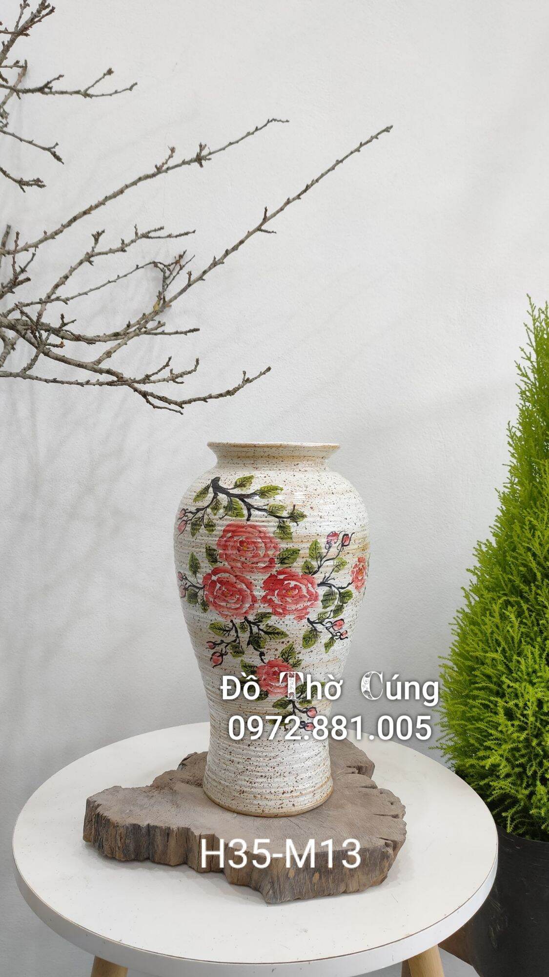 Lọ cắm đào, lọ cắm hoa dáng Đùi dế ( Men mộc vẽ tay )