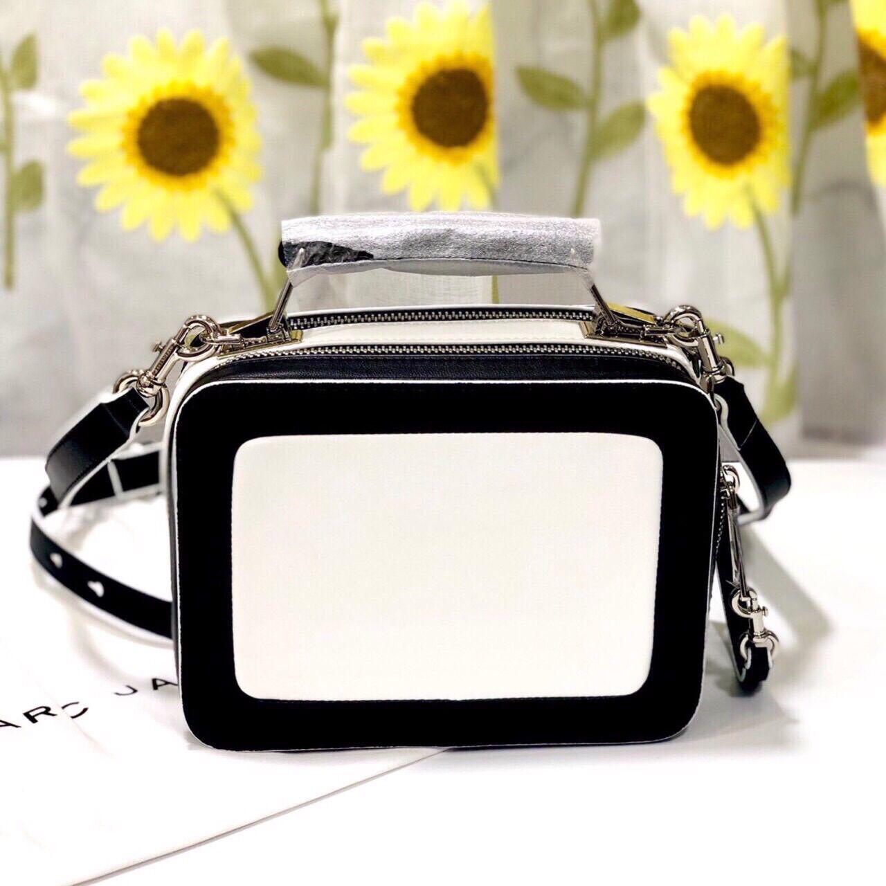 Túi đeo chéo và đeo vai nữ mini box da thật (Auth)