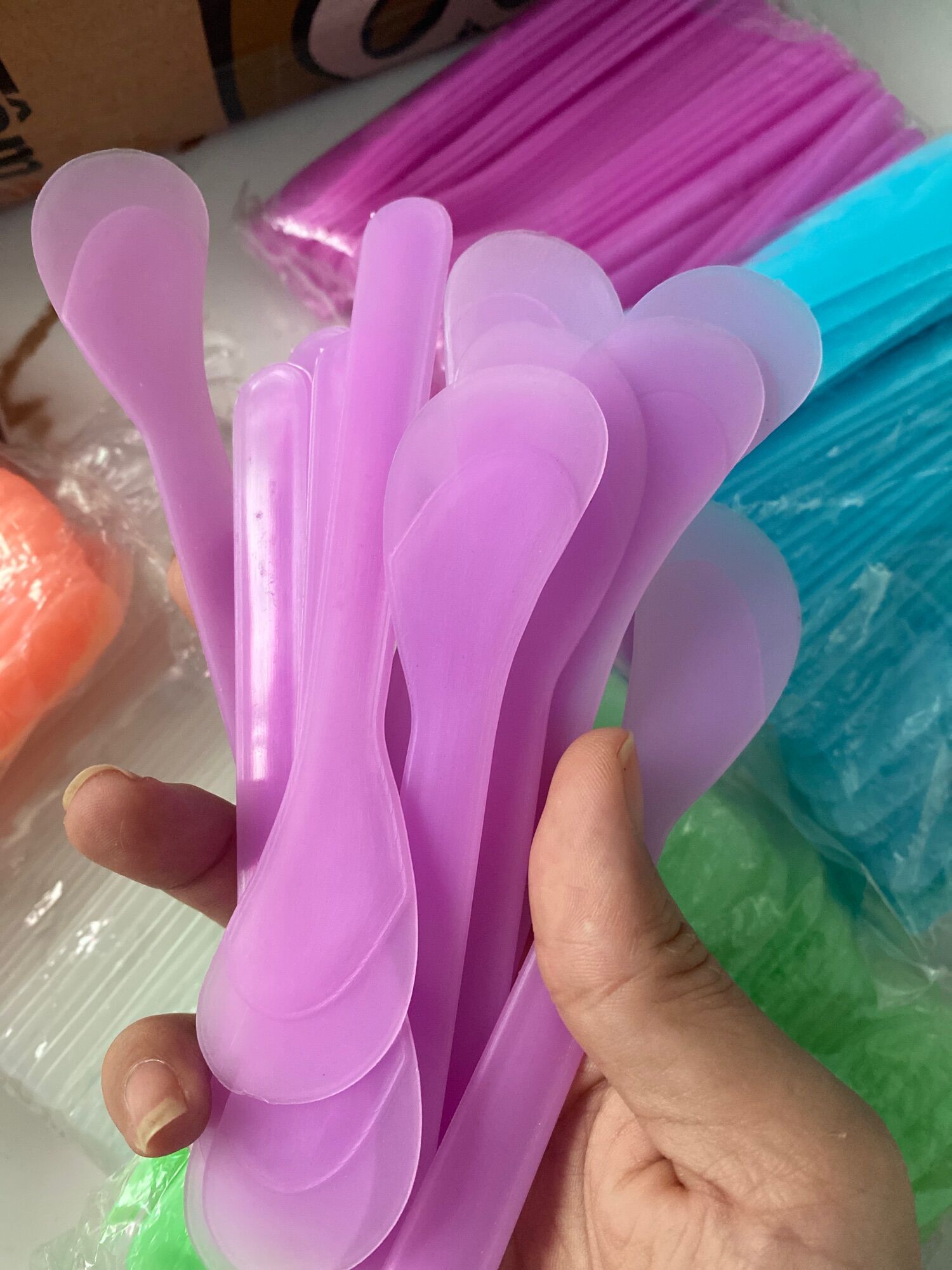 Muỗng trộn kem body ( 100c 2 loại )