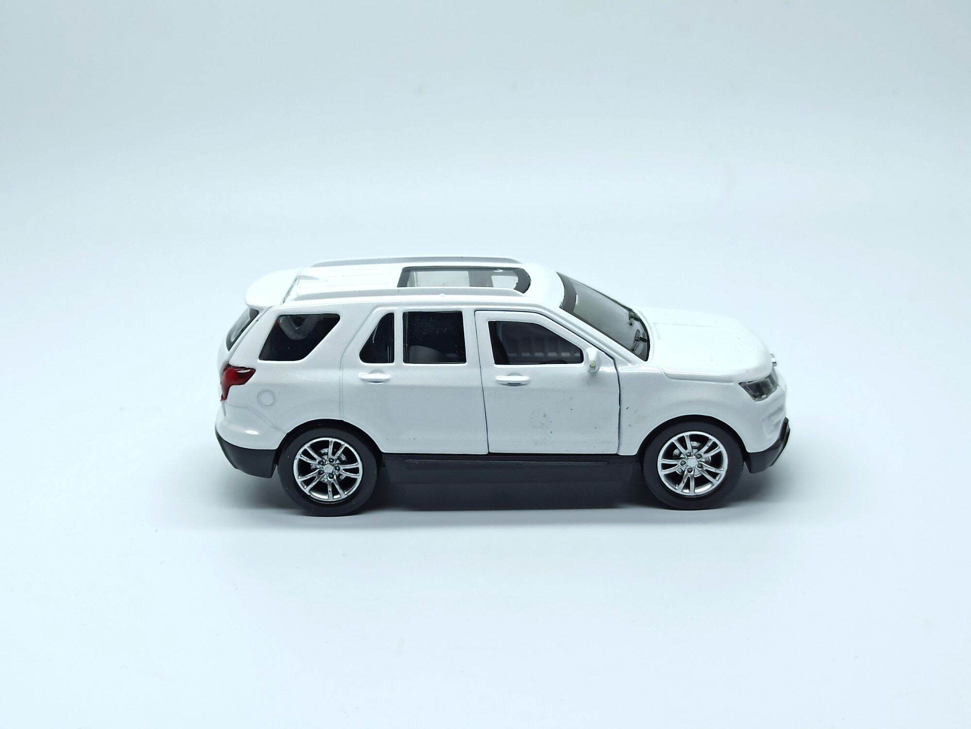 Mô hình xe Ford Explorer
