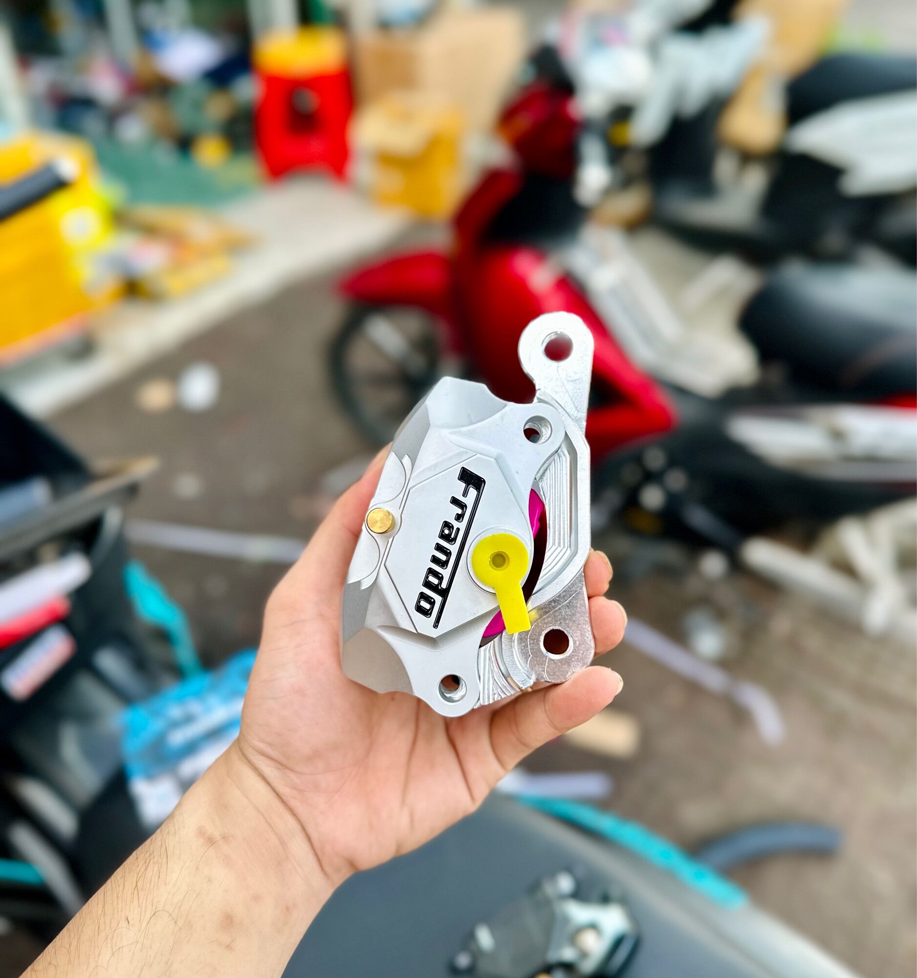 Heo dầu Frando 2 Piss A100 lắp nhiều dòng xe