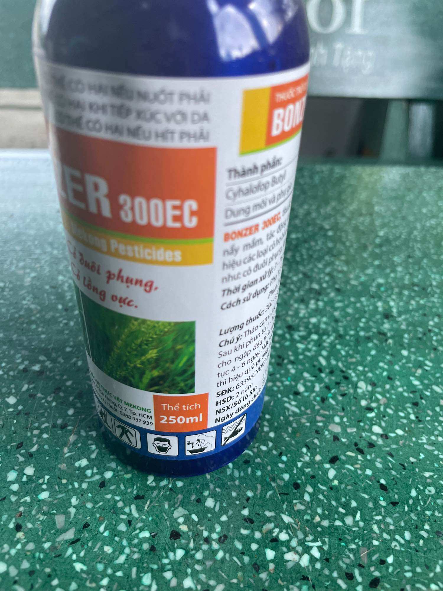 Thuốc trừ cỏ bonzer 300ec