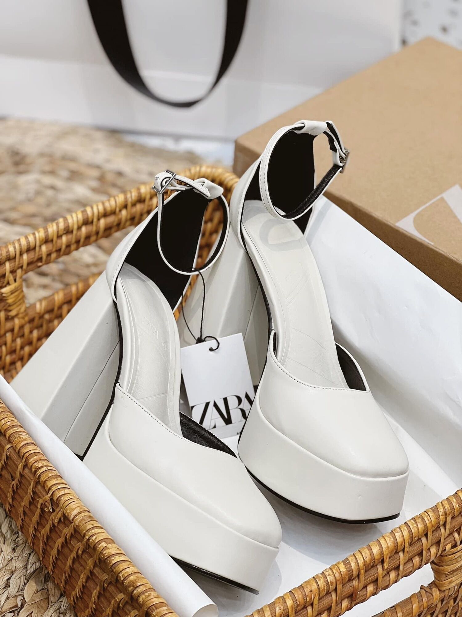 [Hàng sẵn] Giày cao gót Zara cao 12cm full box ( màu trắng)