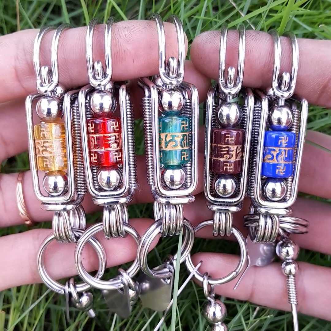 Móc khóa ngủ hành phong thủy được phối 5 màu sắc kim mộc thủy hỏa thổ