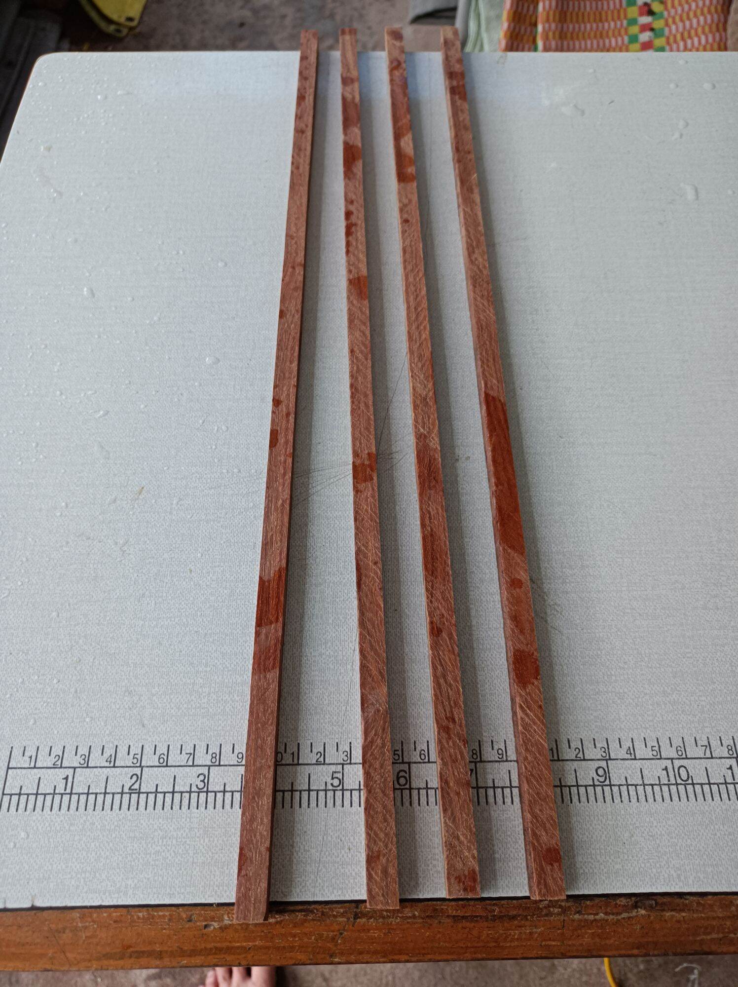 Thanh gỗ lim vuông 0,9cm
