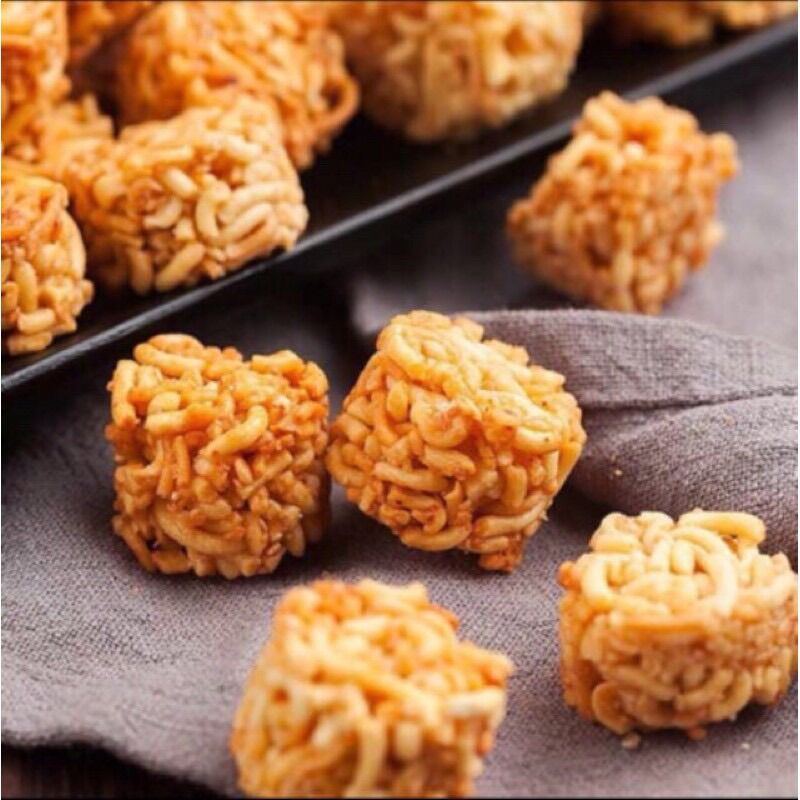 Snack mì tôm cay cay giòn giòn Thái Lan