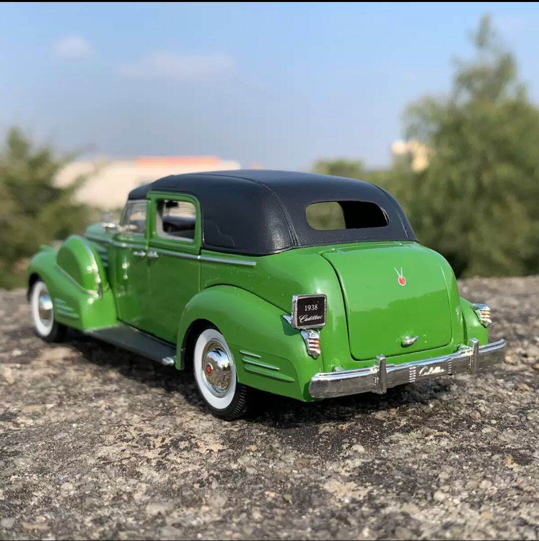 Xe mô hình Cadillac hợp kim 1:32