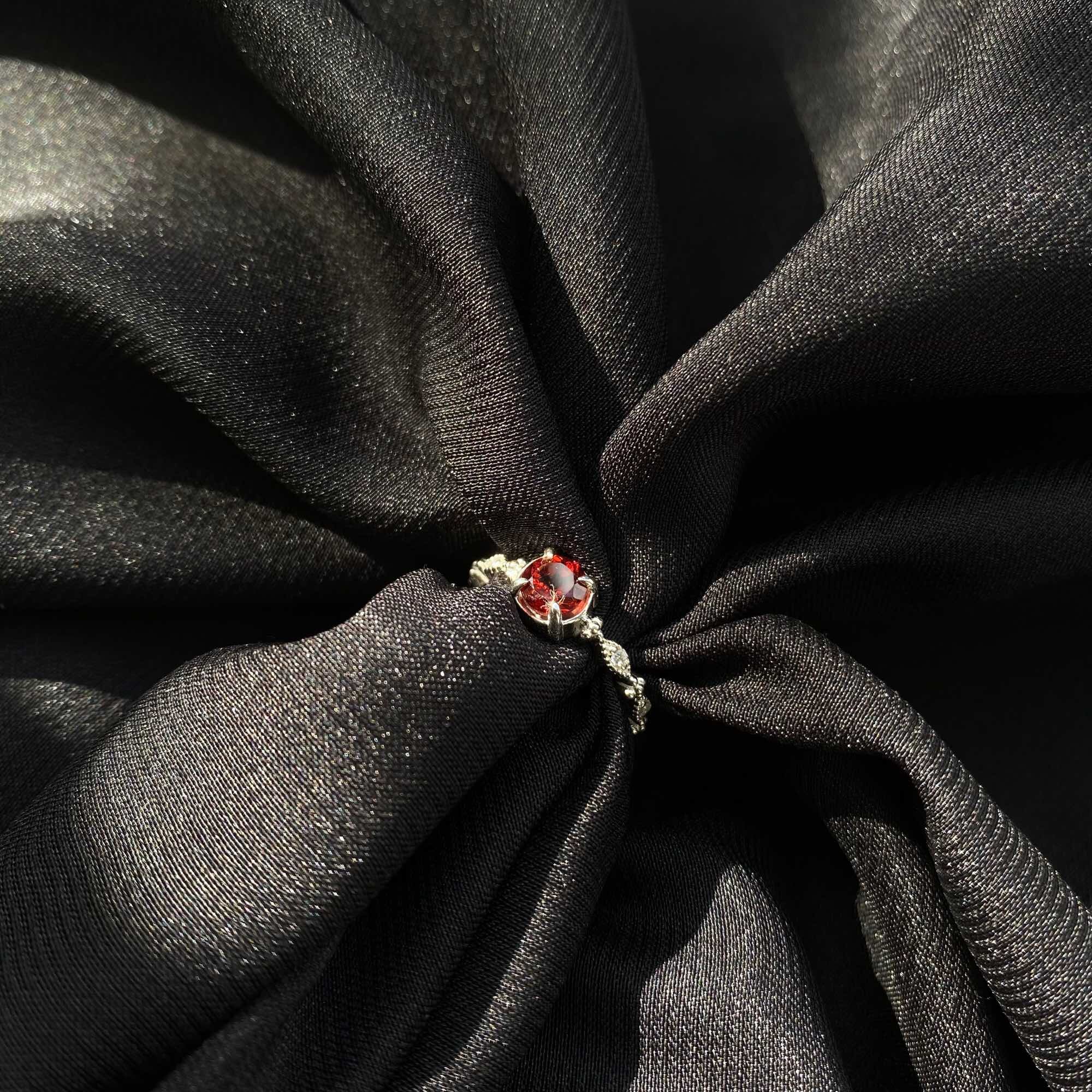 Nhẫn Bạc 925 Đá Chủ Garnet Đỏ Burning Red Ring