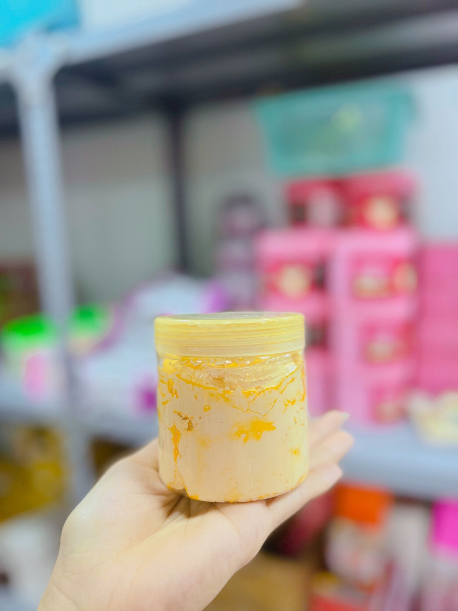 Kem body cốt rỉ dầu vàng hủ 500g