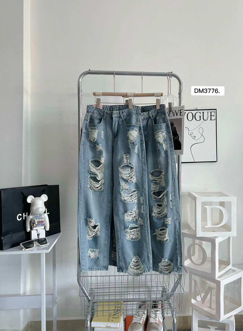 Quần jean suông mẫu rách
