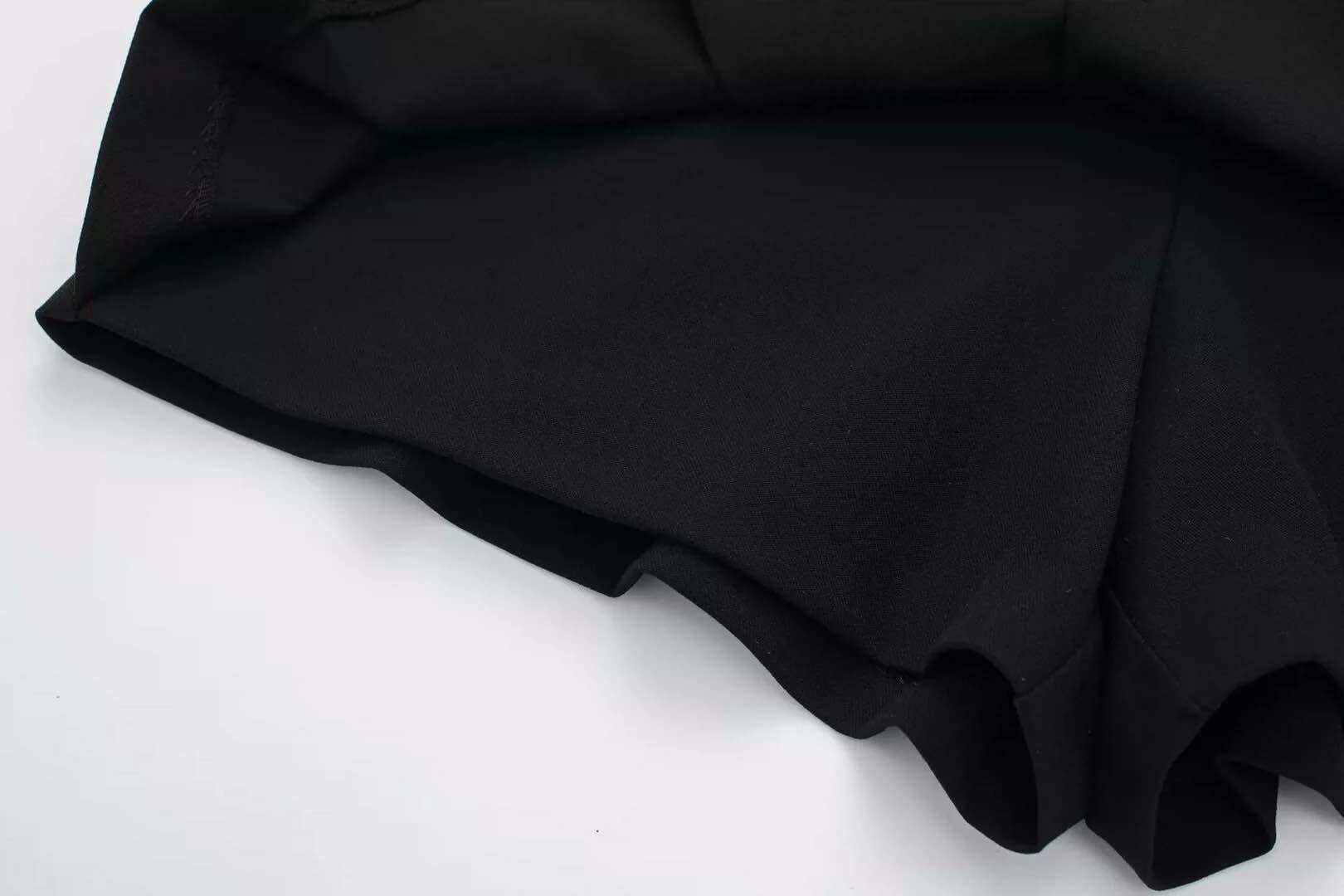 Chân váy Zara xếp ly cạp phối trắng 2 lớp