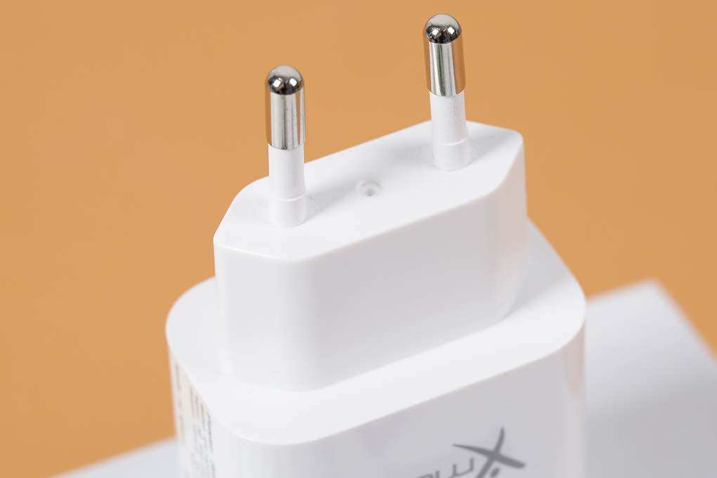 Adapter Sạc Nhanh 2 Cổng (Type C + USB) PD 20W Xmobile DC02