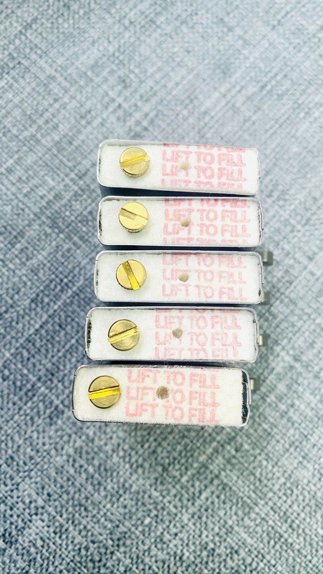 Ruột trắng Zippo chính hãng năm 14 đến 18