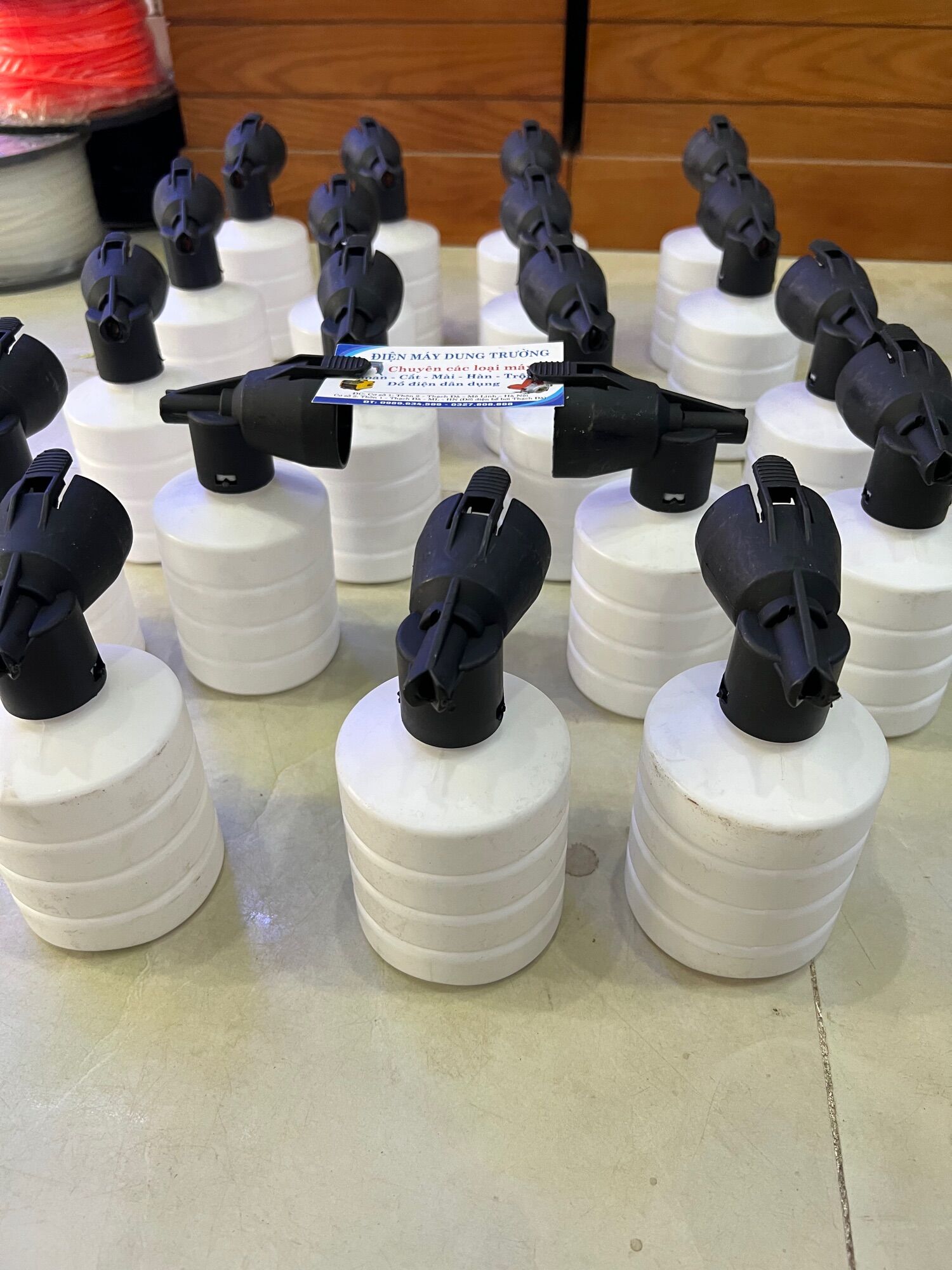 Bình tạo bọt tuyết mini gắn vòi sịt máy rửa xe
