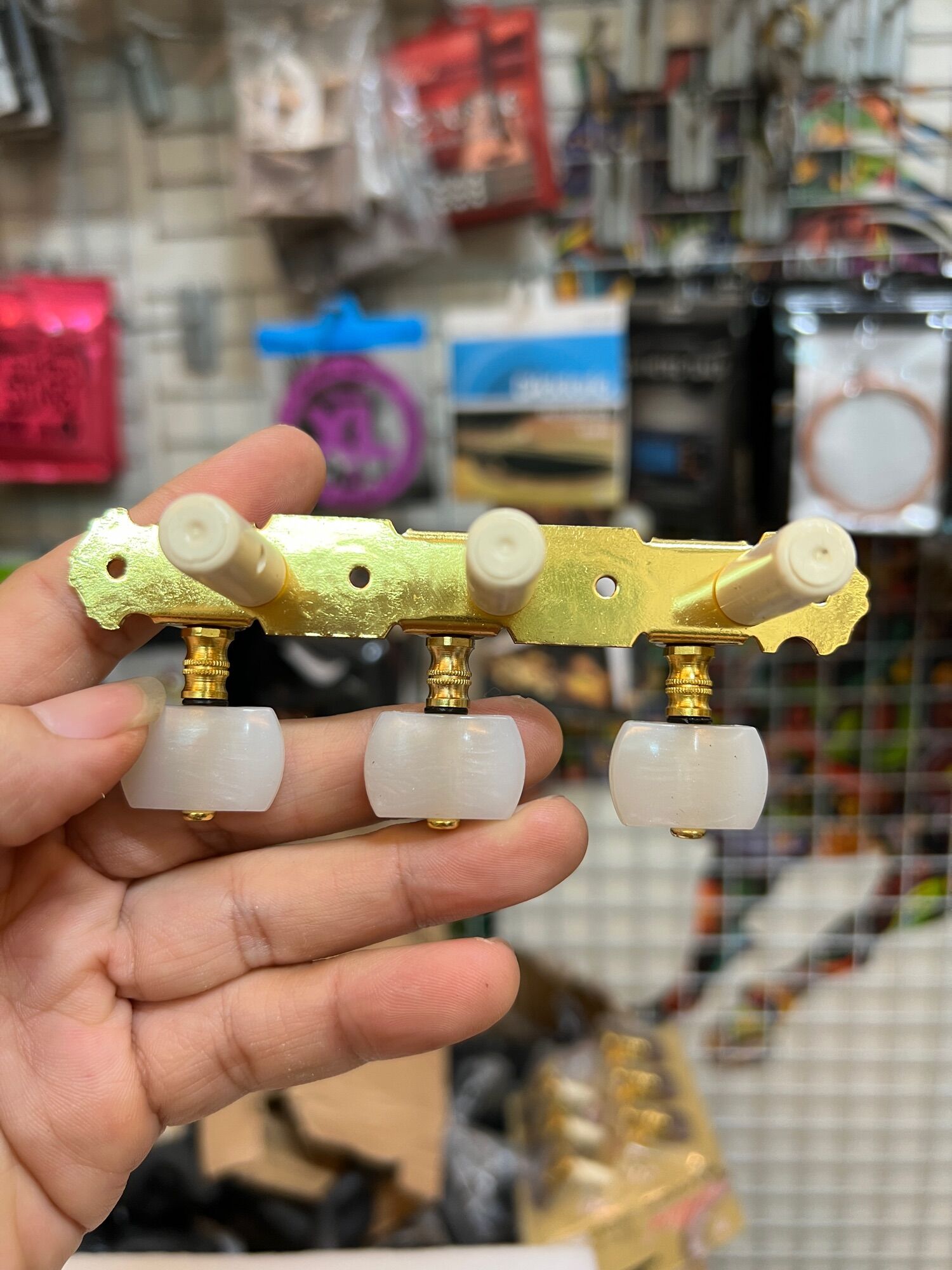Khoá đàn guitar classic cao cấp