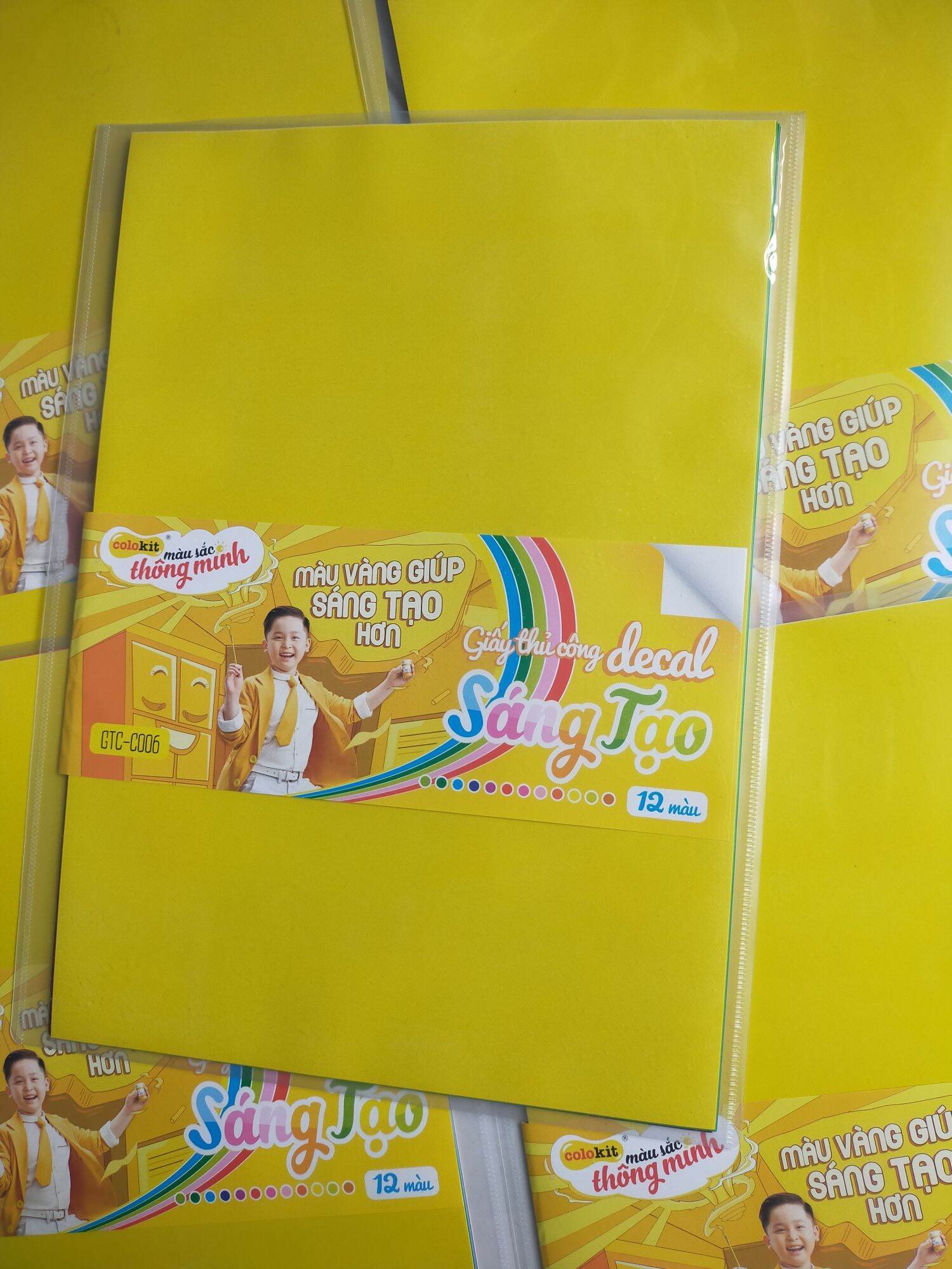 (12 Tờ /12Màu )   Giấy   Màu  Thủ   Công   Có  Keo  Sẵn  A4
