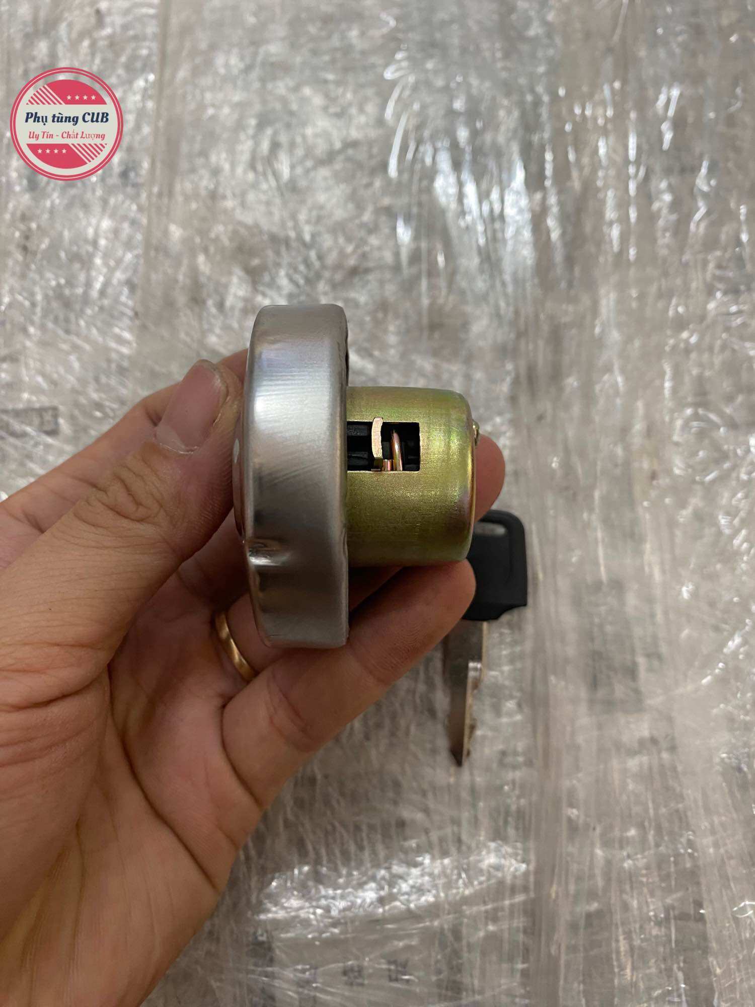 Nắp bình xăng xe cub, 67 có chìa khoá