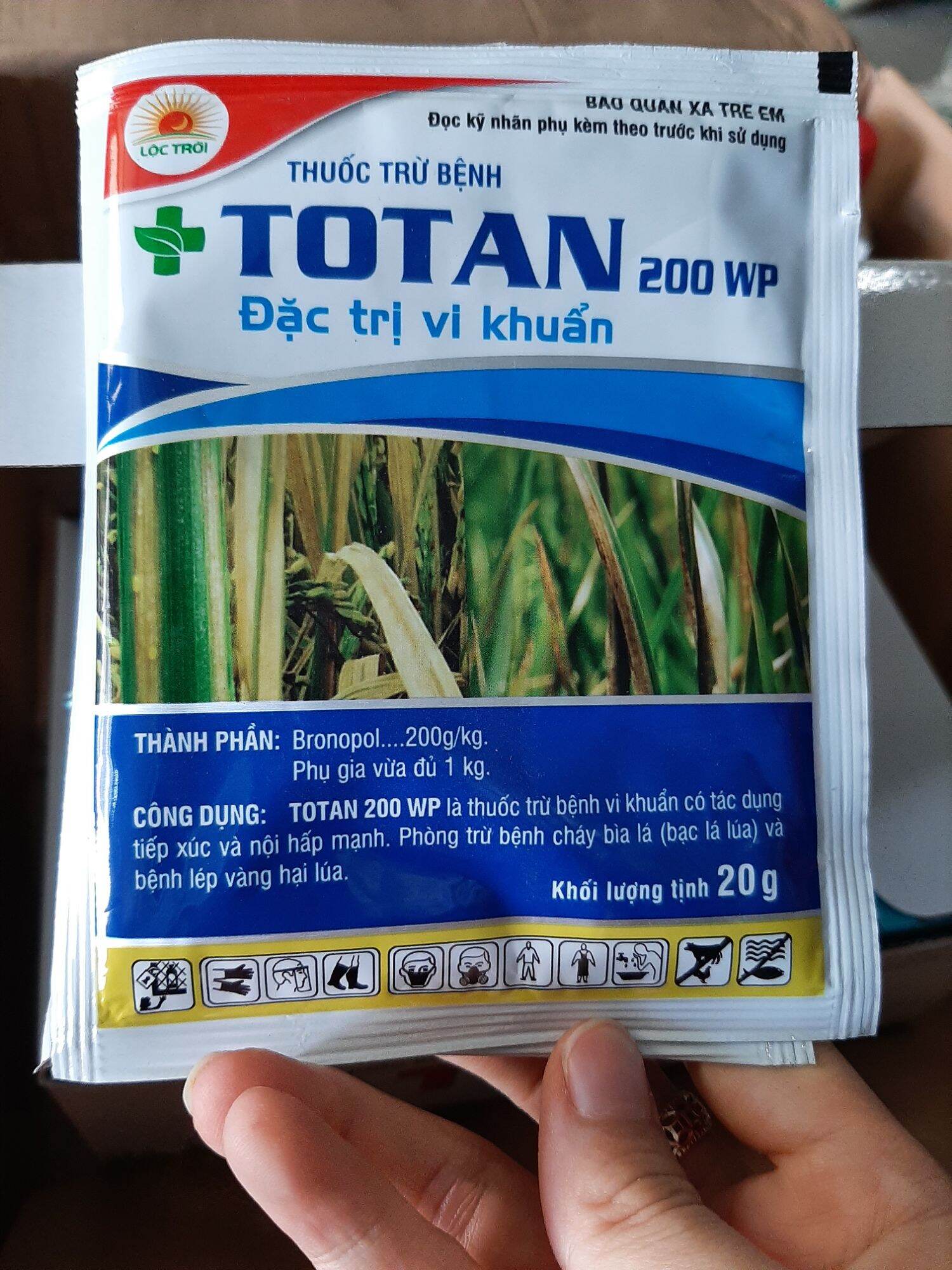 Thuốc TOTAN 200WP - NN Moon và Sun